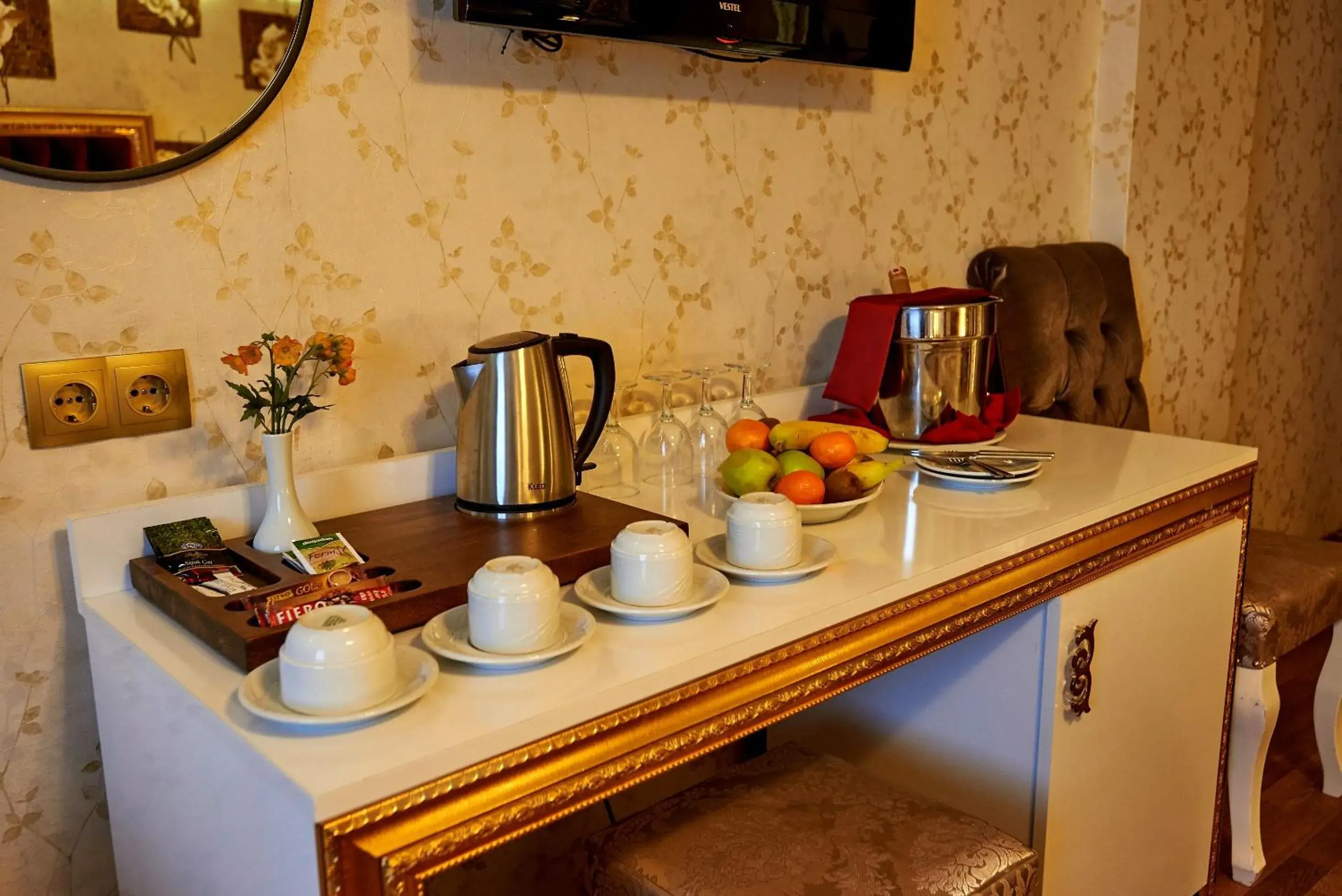 Coffee/tea facilities in Marmara Deluxe Hotel