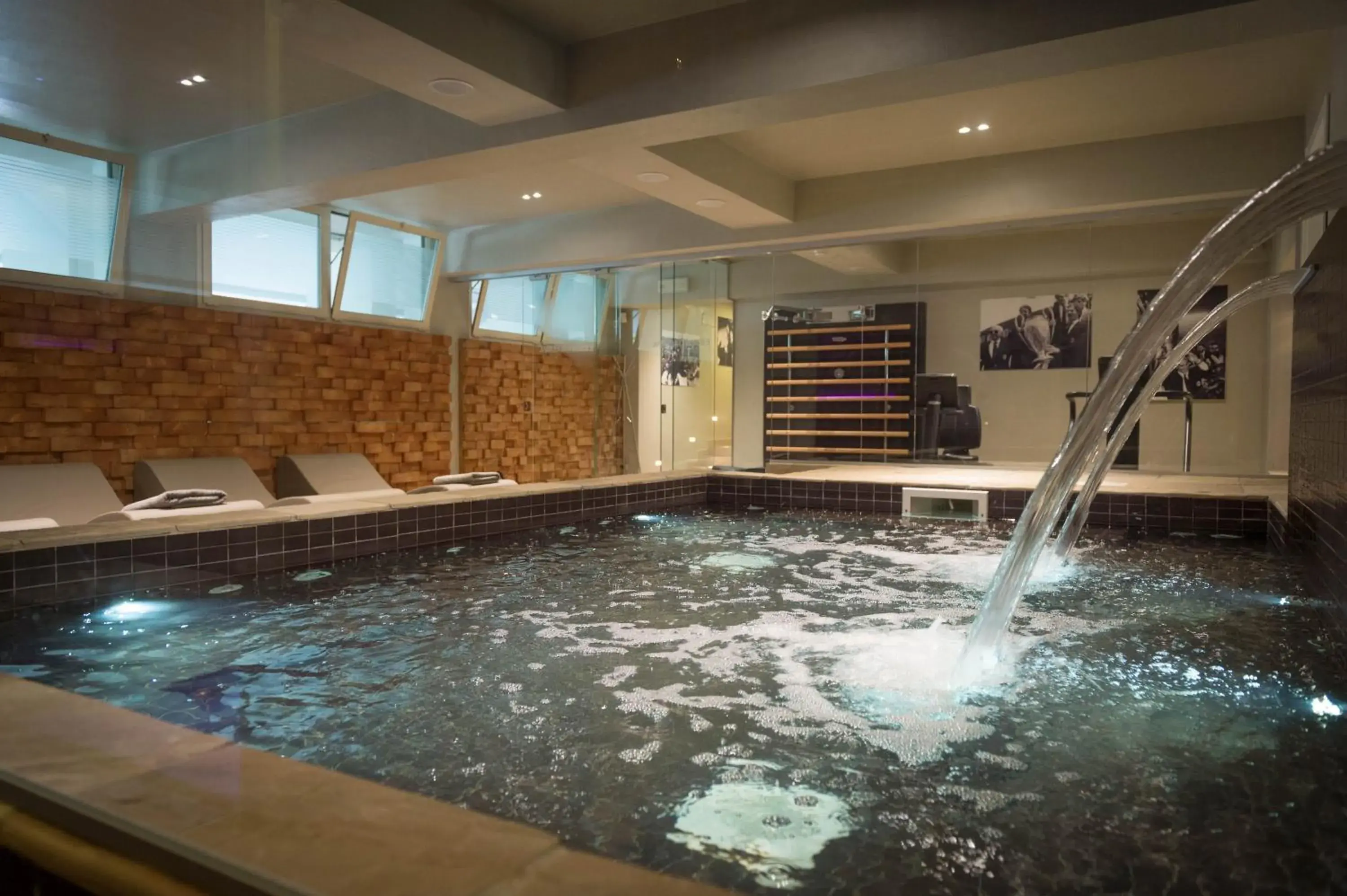 Hot Tub, Swimming Pool in Perla Verde Hotel