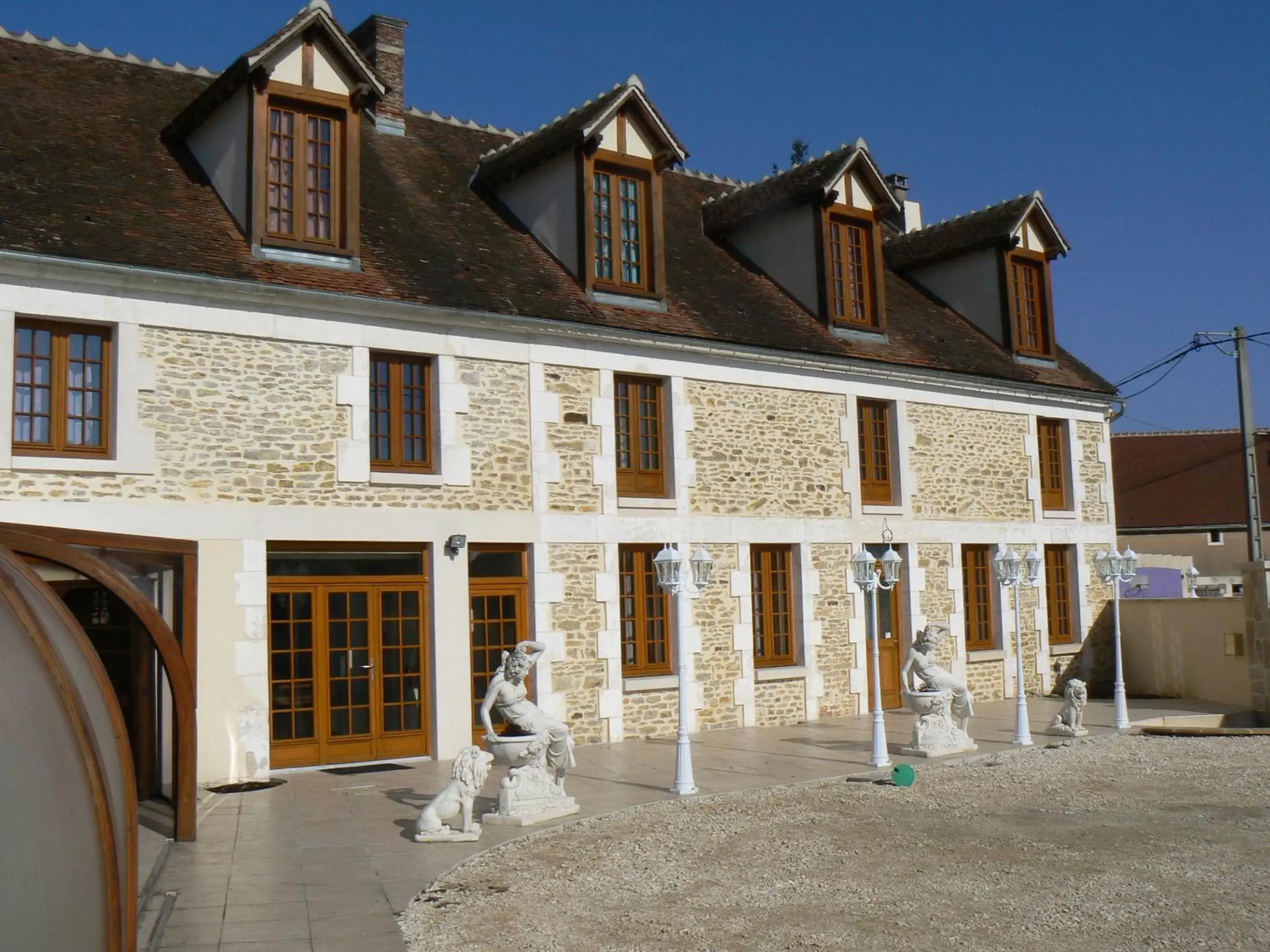 Facade/entrance, Property Building in Le Manoir des Chapelles