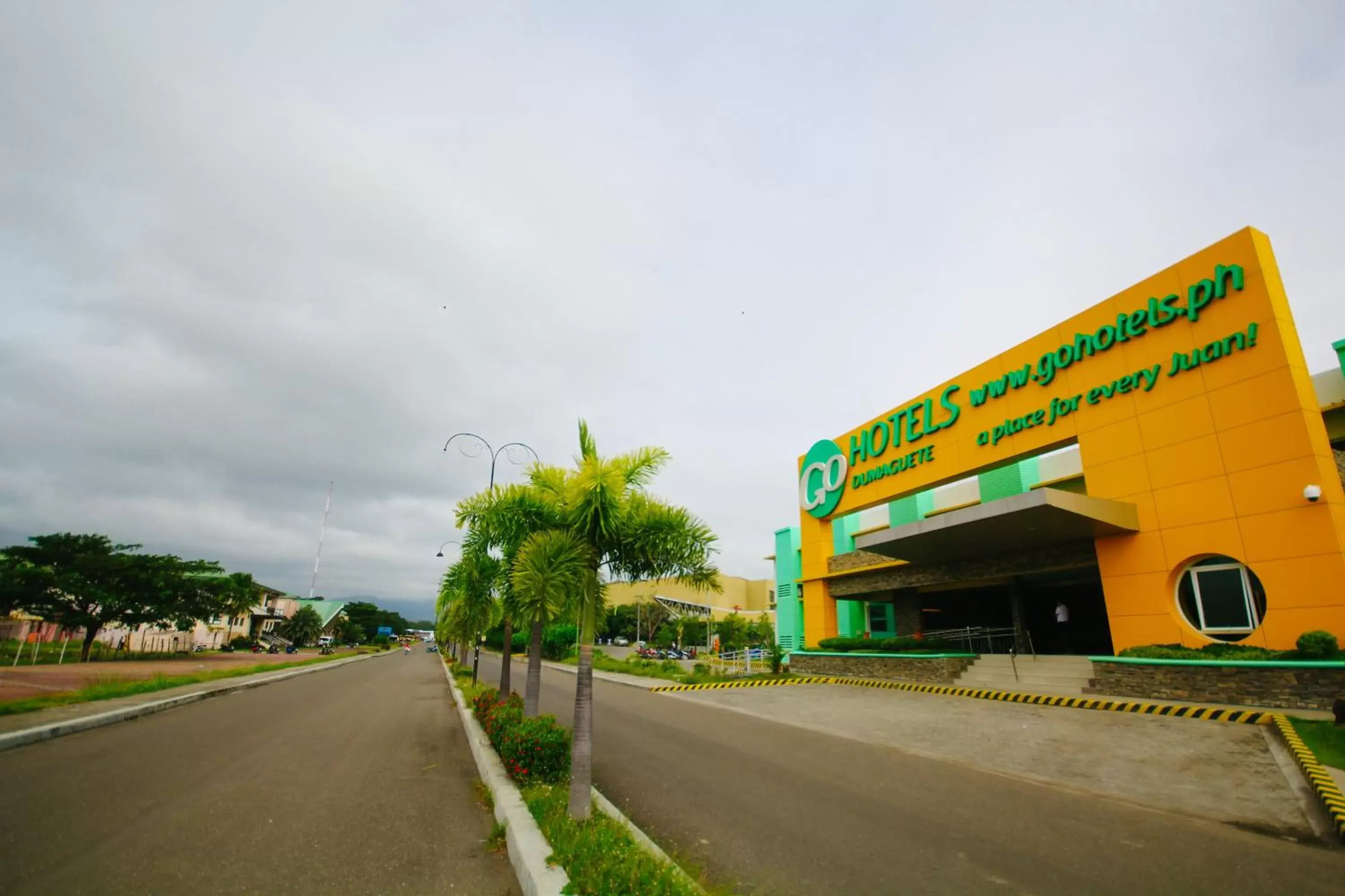 Facade/entrance in Go Hotels Dumaguete