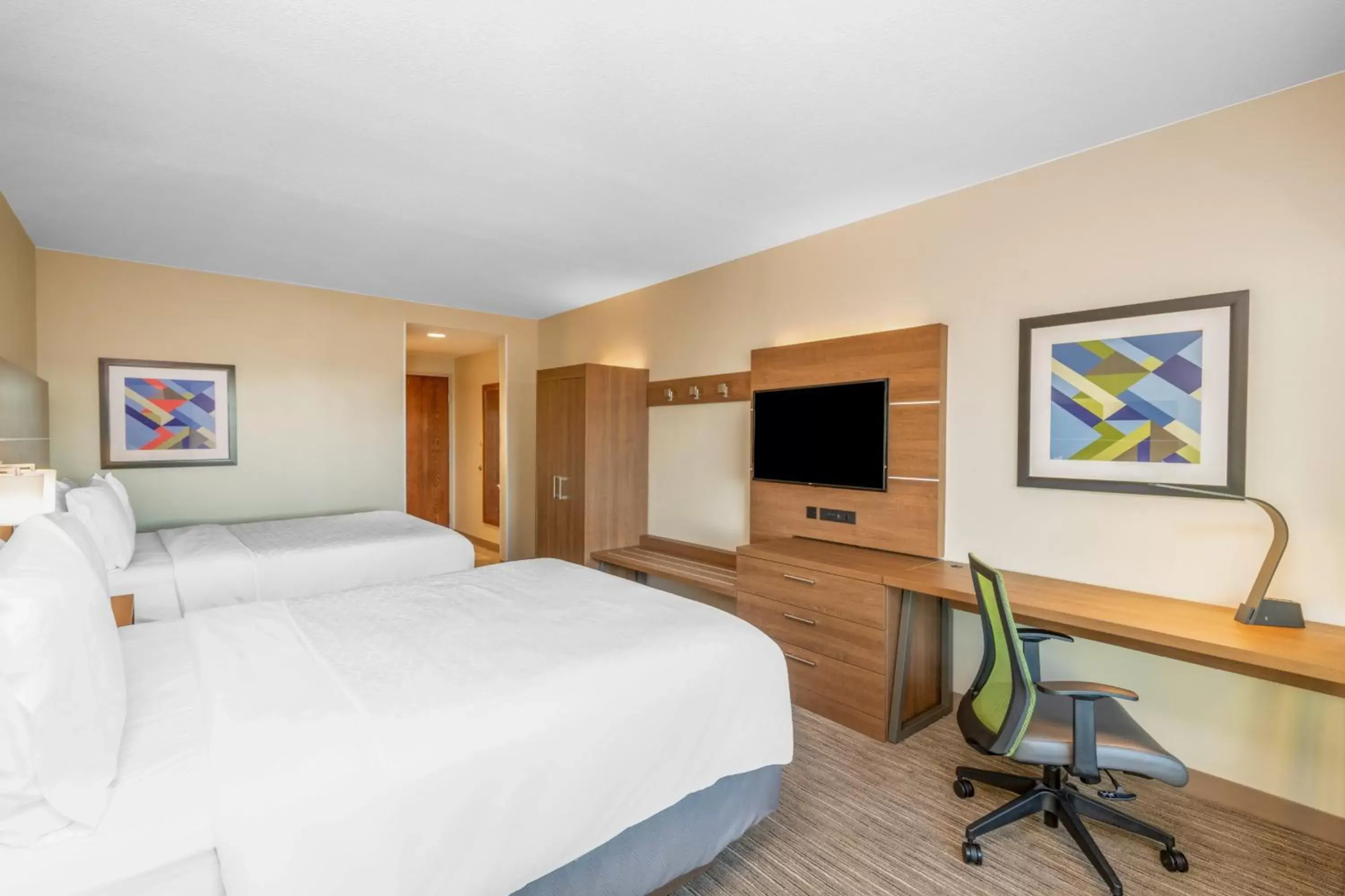 Photo of the whole room, TV/Entertainment Center in Holiday Inn Express Hotels & Suites Washington-North Saint George, an IHG Hotel