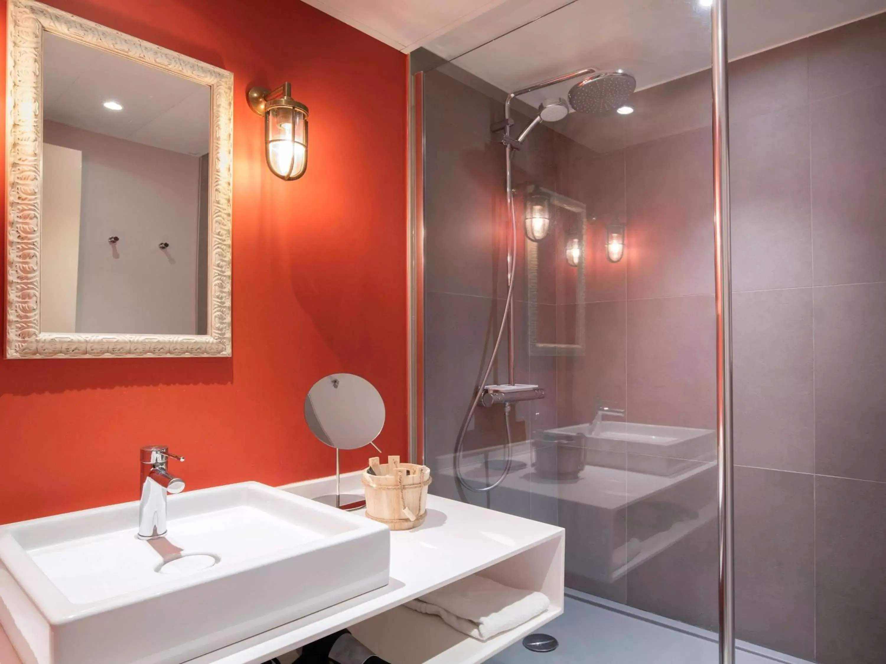 Photo of the whole room, Bathroom in Novotel Orléans Sud La Source