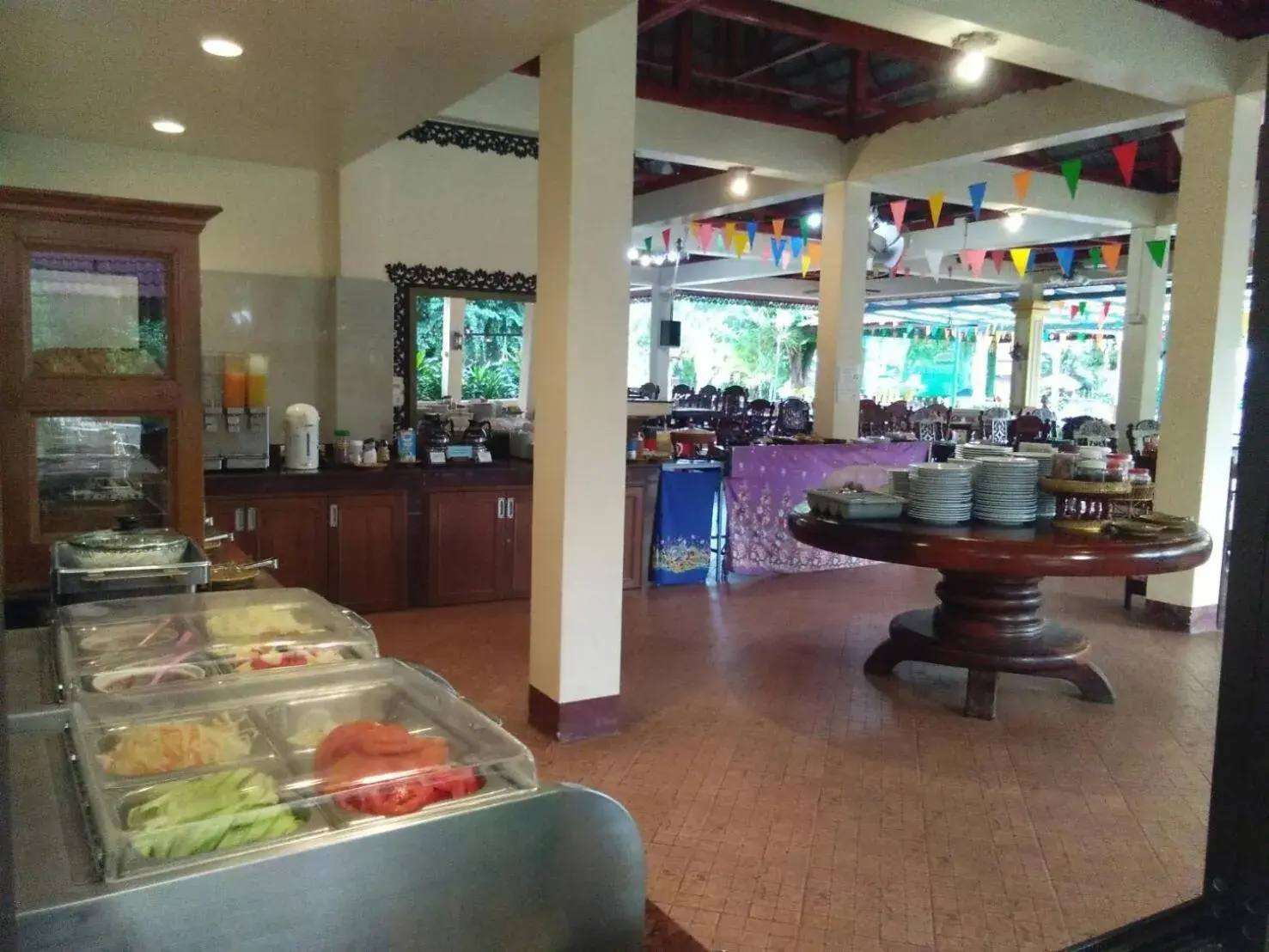 Breakfast in Holiday Villa Hotel