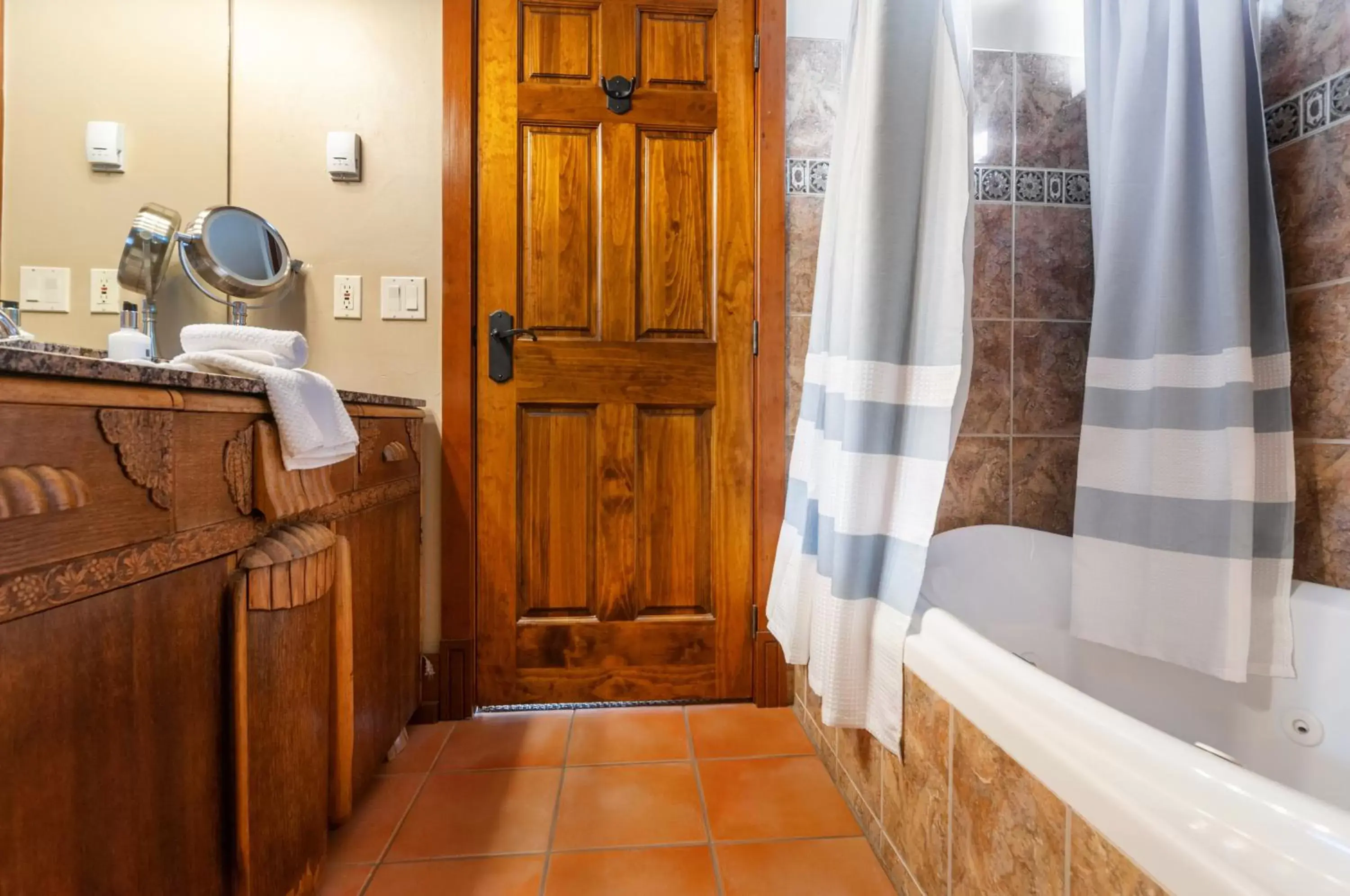 Bathroom in Casa Grande Inn & Suites