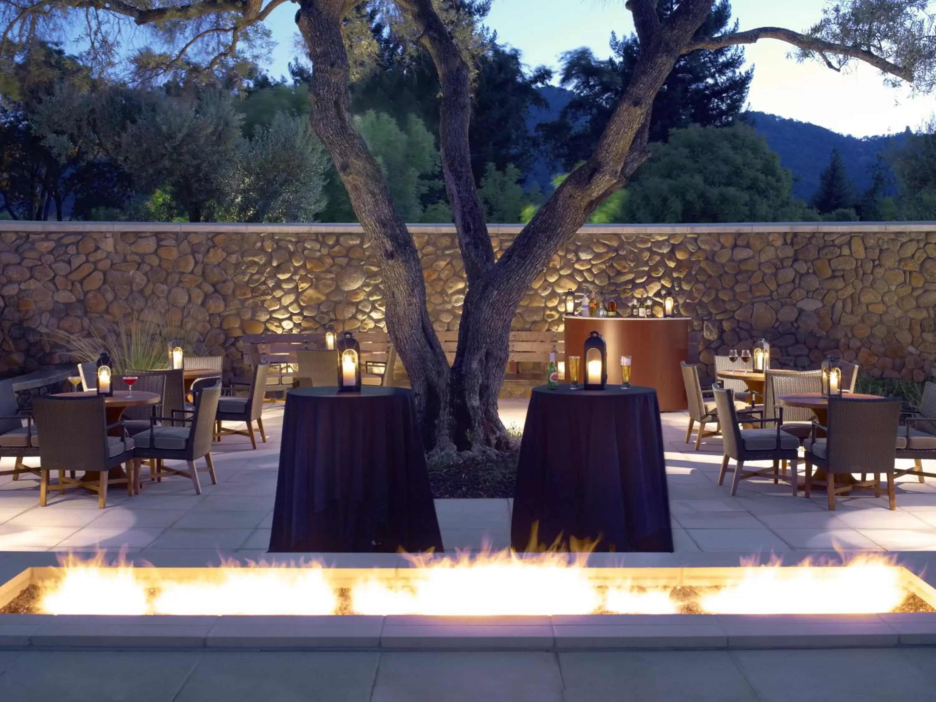 Balcony/Terrace, Restaurant/Places to Eat in Hotel Yountville