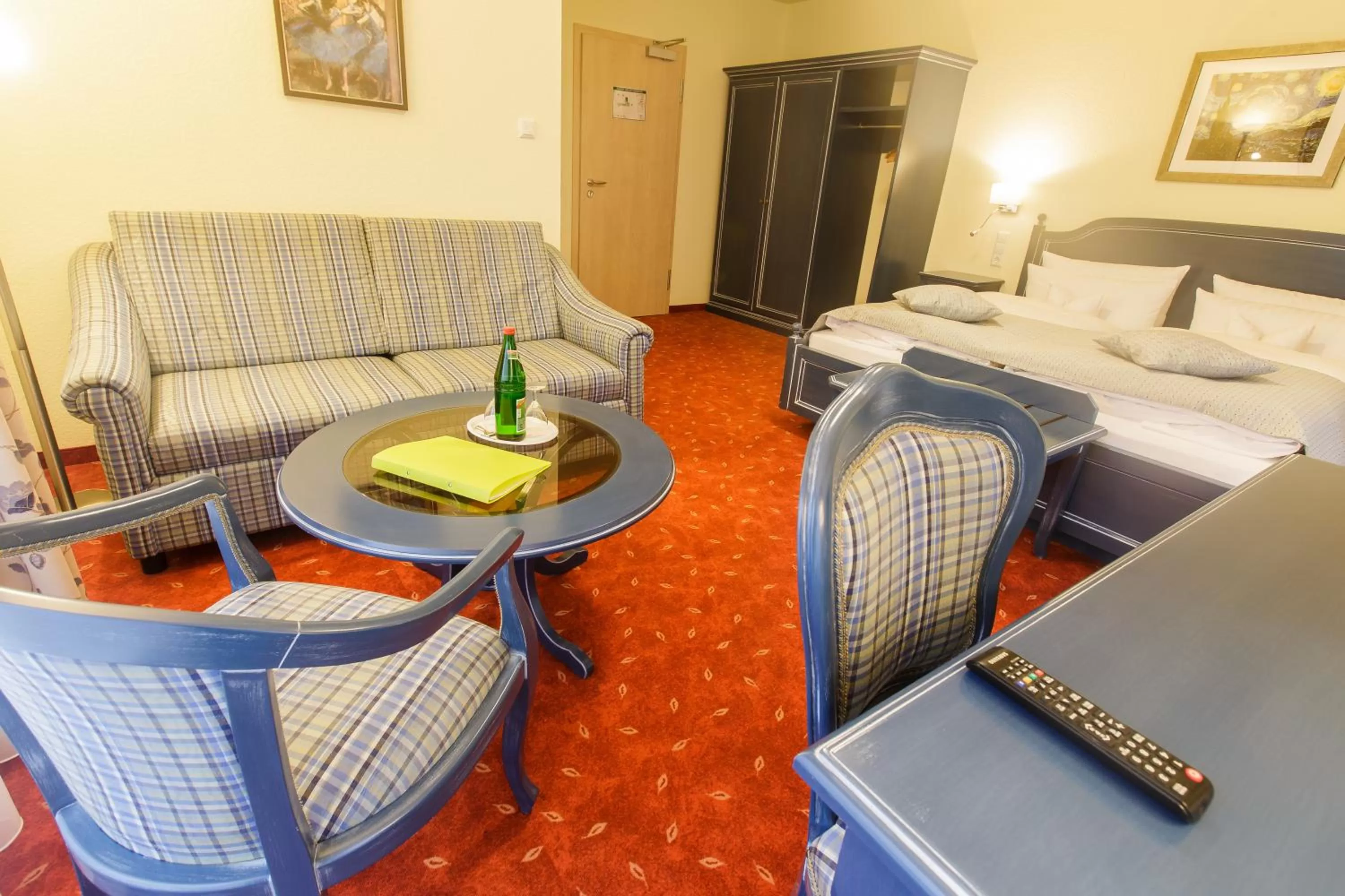 Photo of the whole room, Bed in Kurhaus Devin