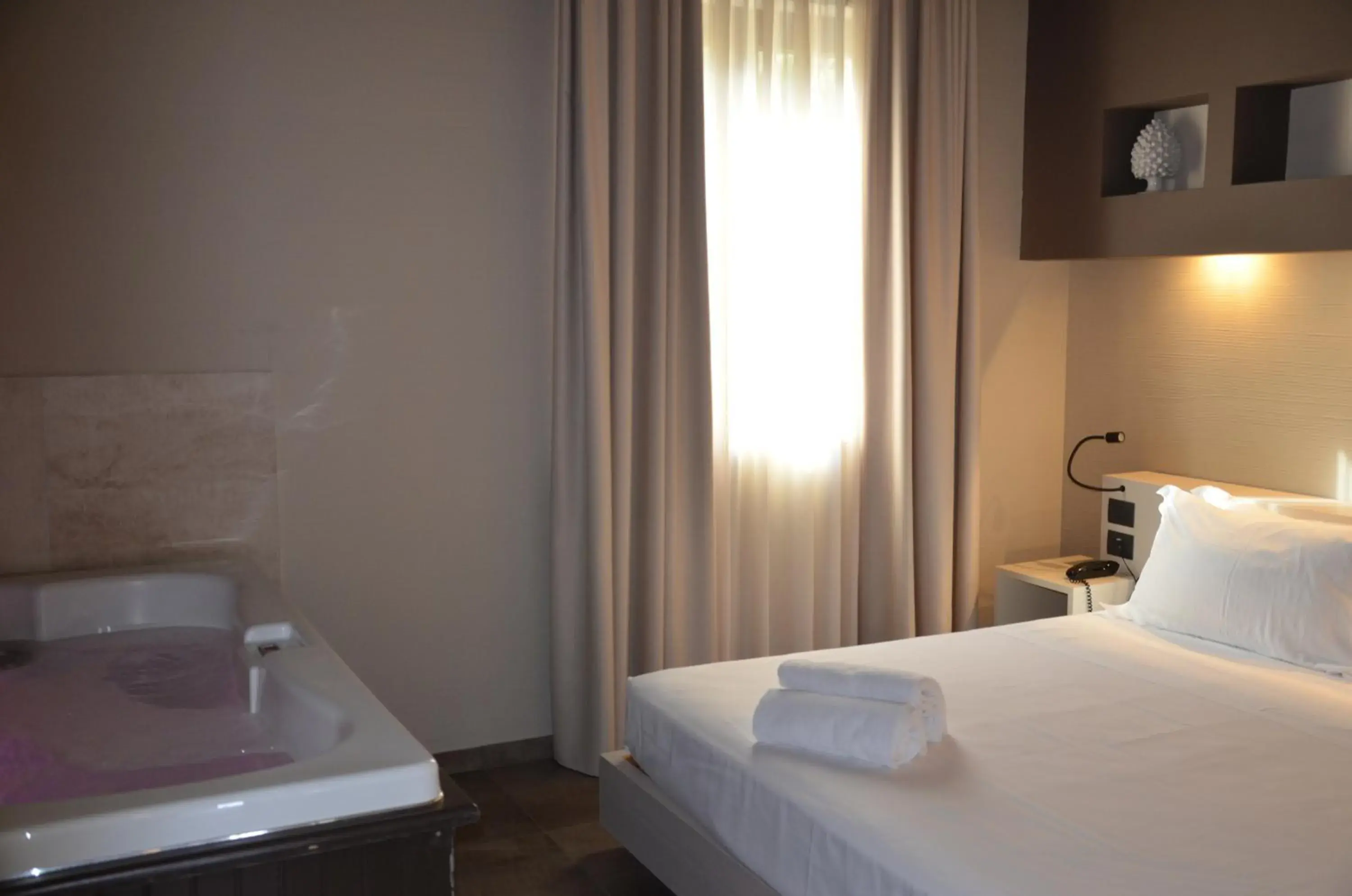 Hot Tub, Bed in Best Western Plus Hotel Terre di Eolo