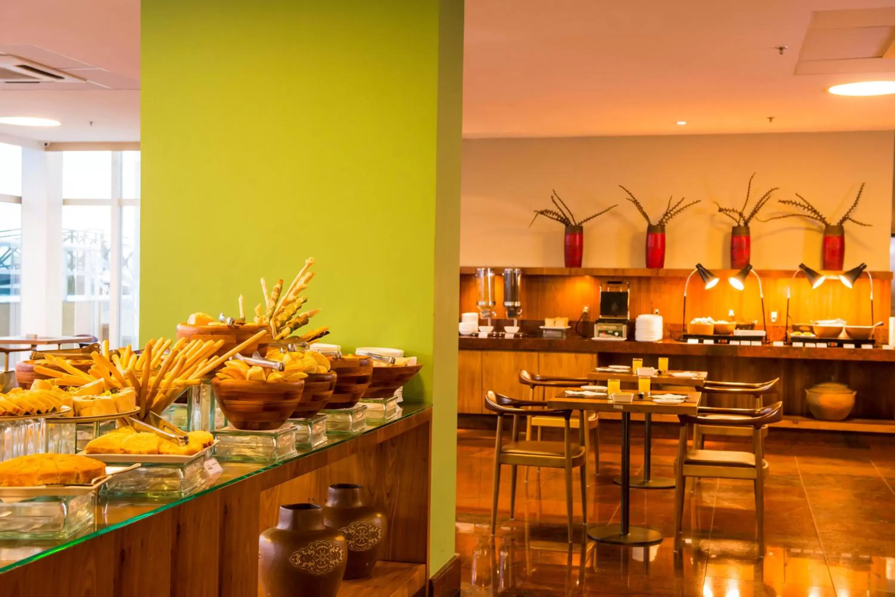 Restaurant/Places to Eat in Hotel Luzeiros São Luis