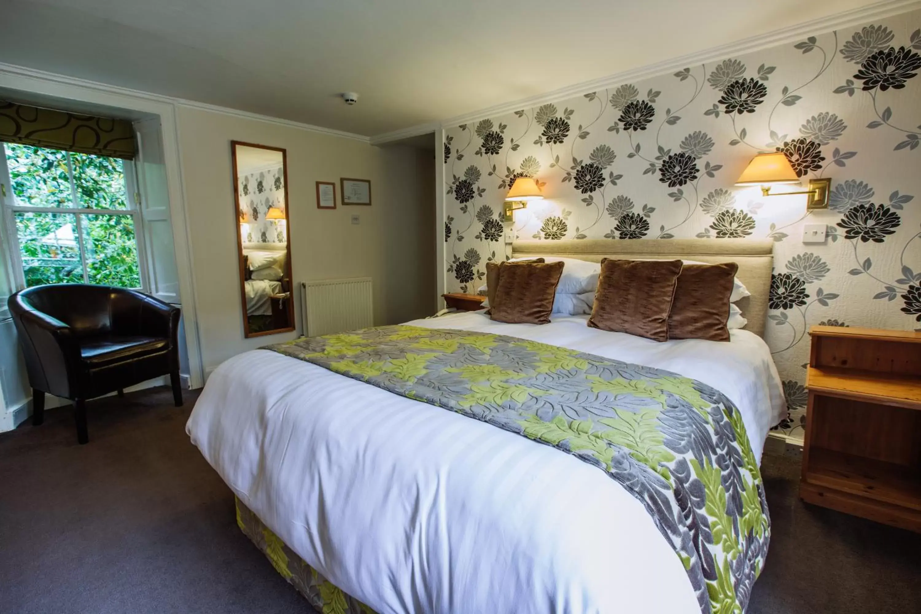 Decorative detail, Bed in Selkirk Arms Hotel