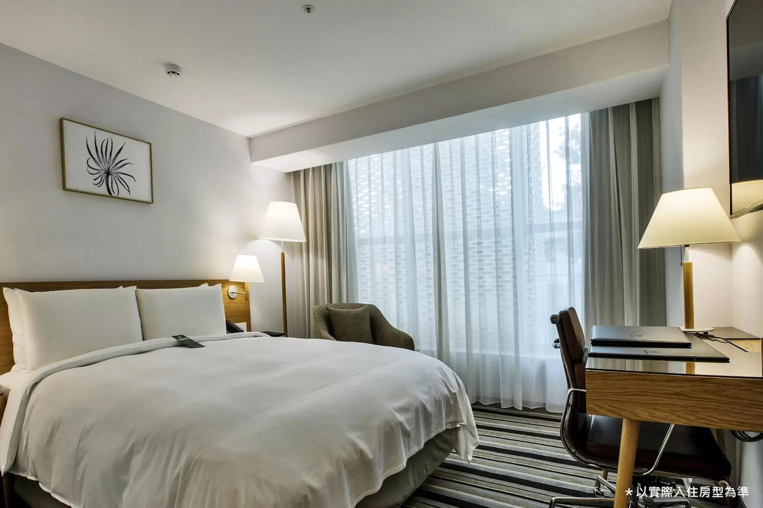 Photo of the whole room, Bed in The Carlton Taichung