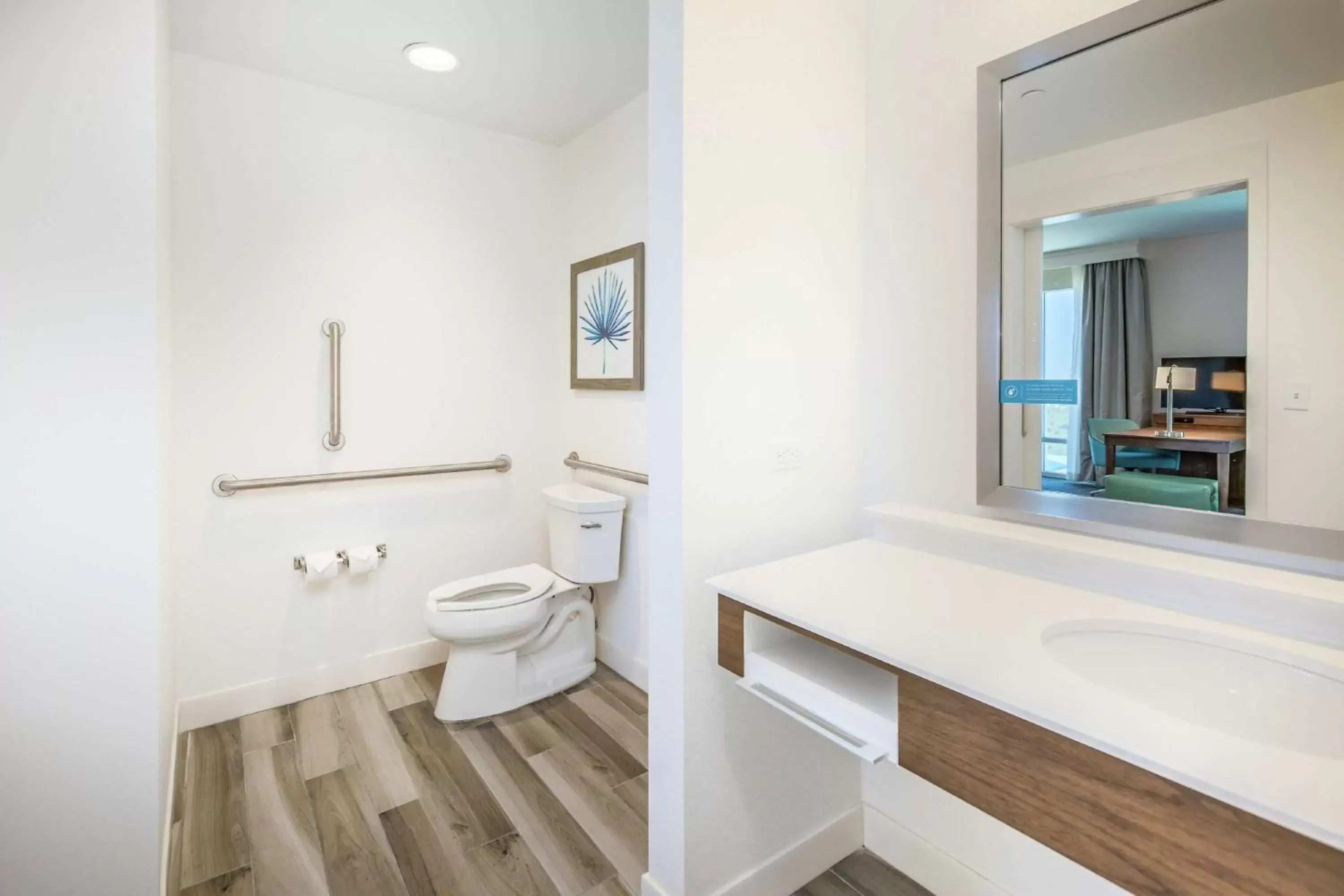 Bedroom, Bathroom in Hampton Inn & Suites Panama City Beach-Beachfront