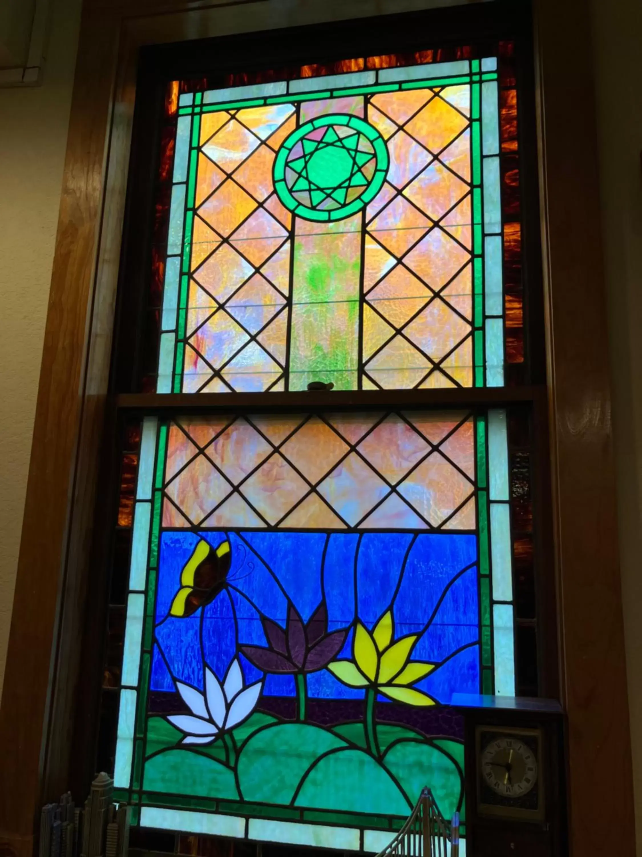 Decorative detail, Pool View in All Seasons Inn