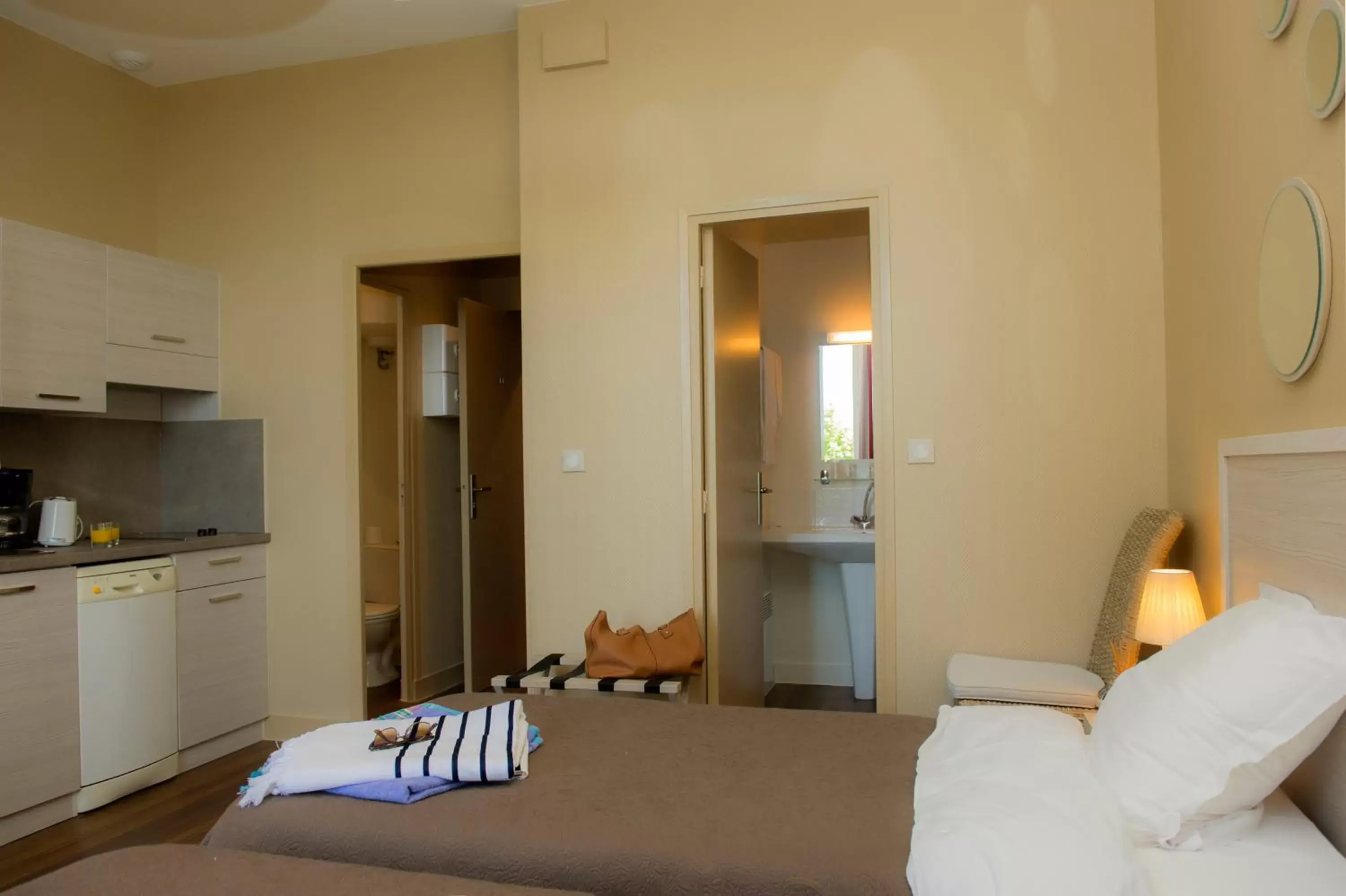 Bedroom in Résidence de Tourisme Vacances Bleues Villa Regina