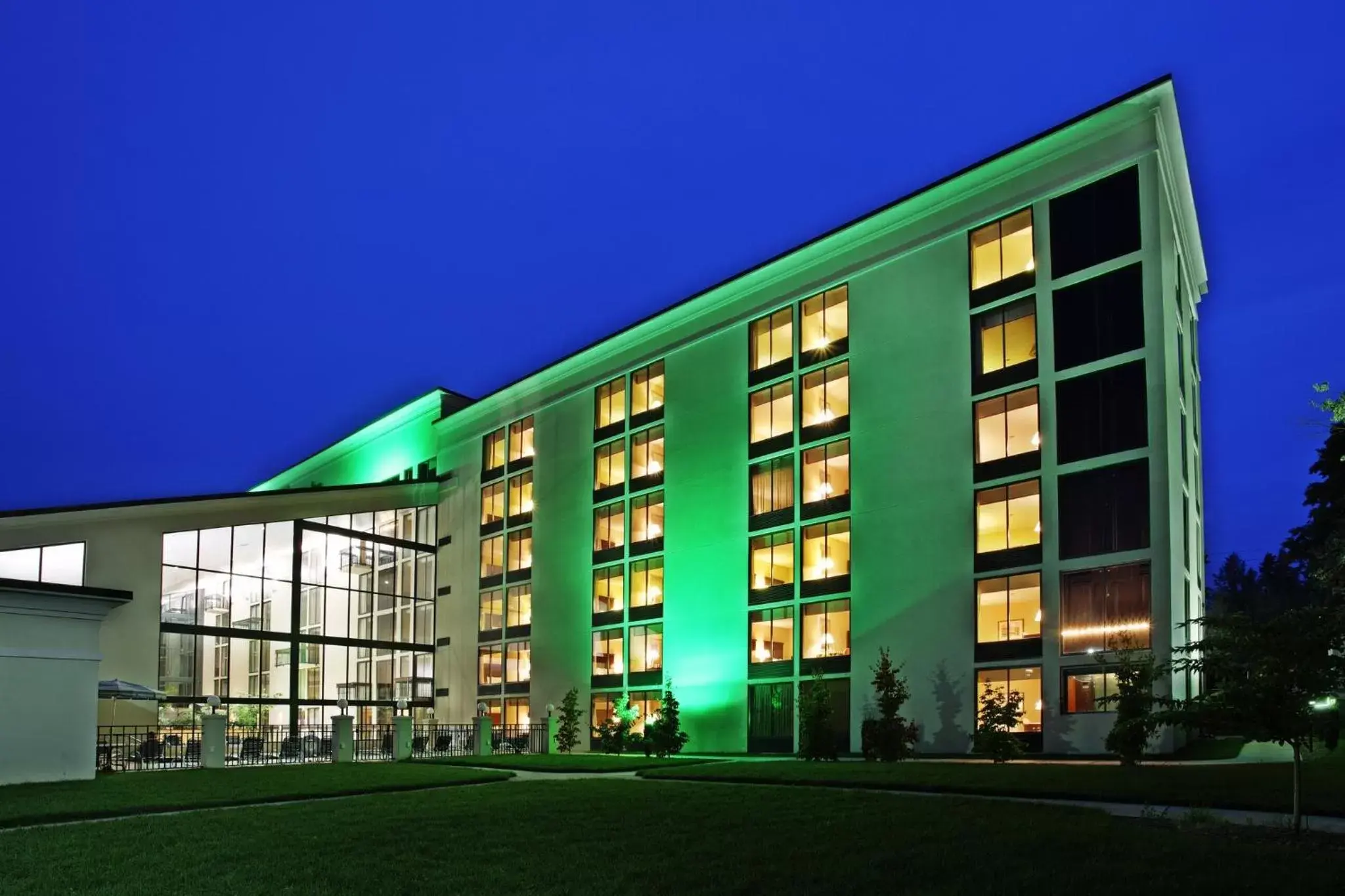 Property Building in Holiday Inn Asheville - Biltmore West, an IHG Hotel