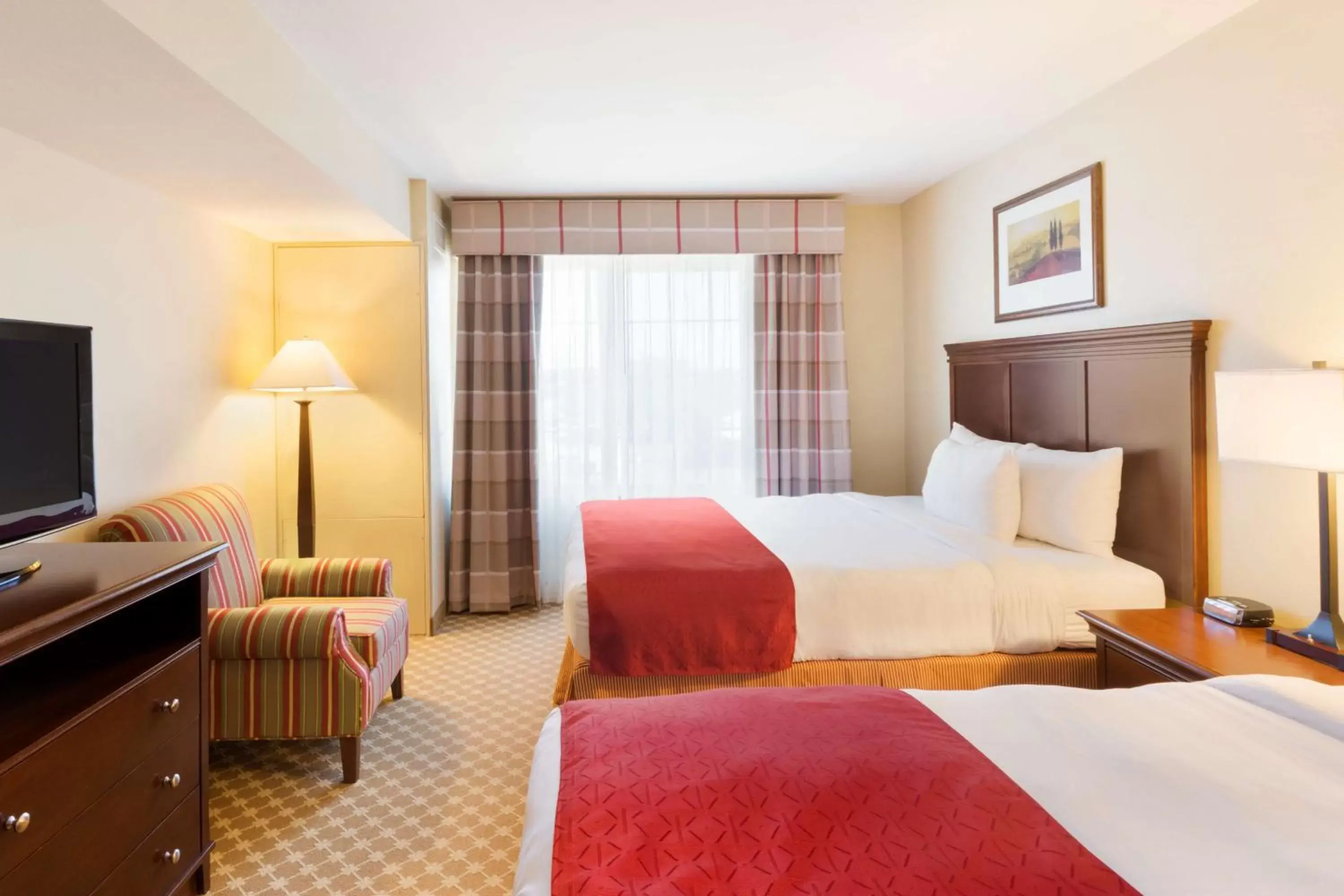 Photo of the whole room, Bed in Country Inn & Suites by Radisson, Covington, LA