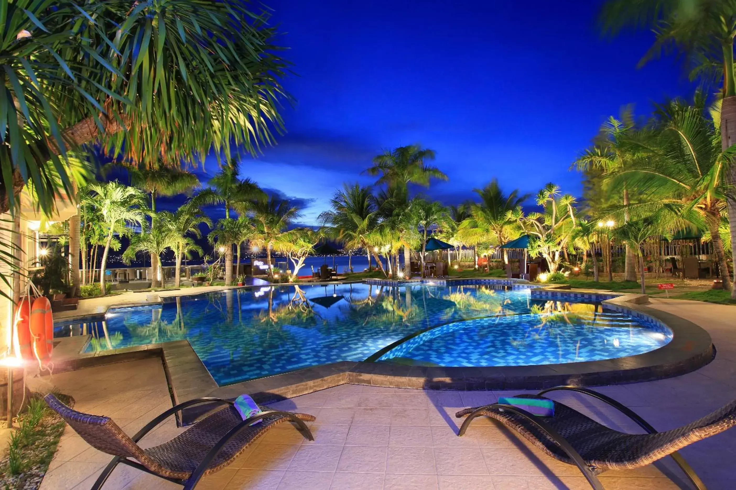 Swimming pool in Swiss-Belhotel Silae Palu Swimming pool in Swiss-Belhotel Silae Palu