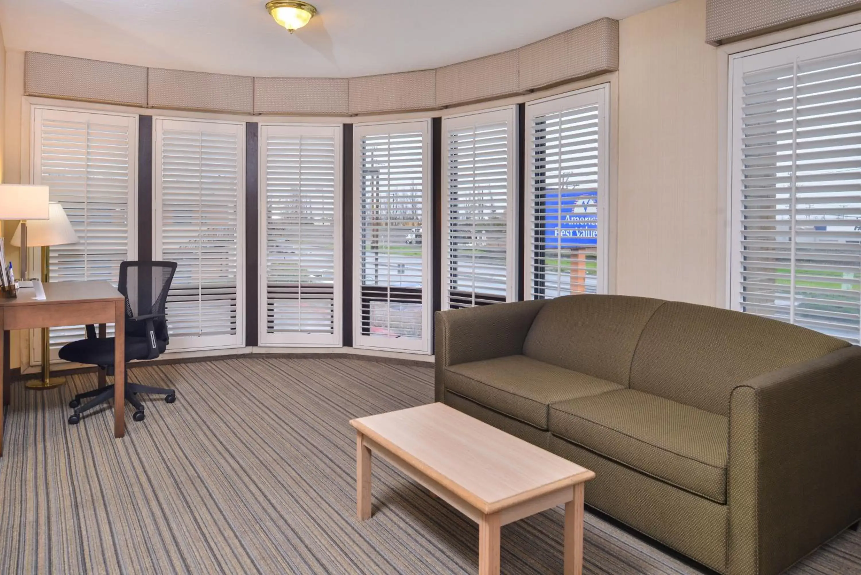 Living room, Seating Area in Good Living Inn