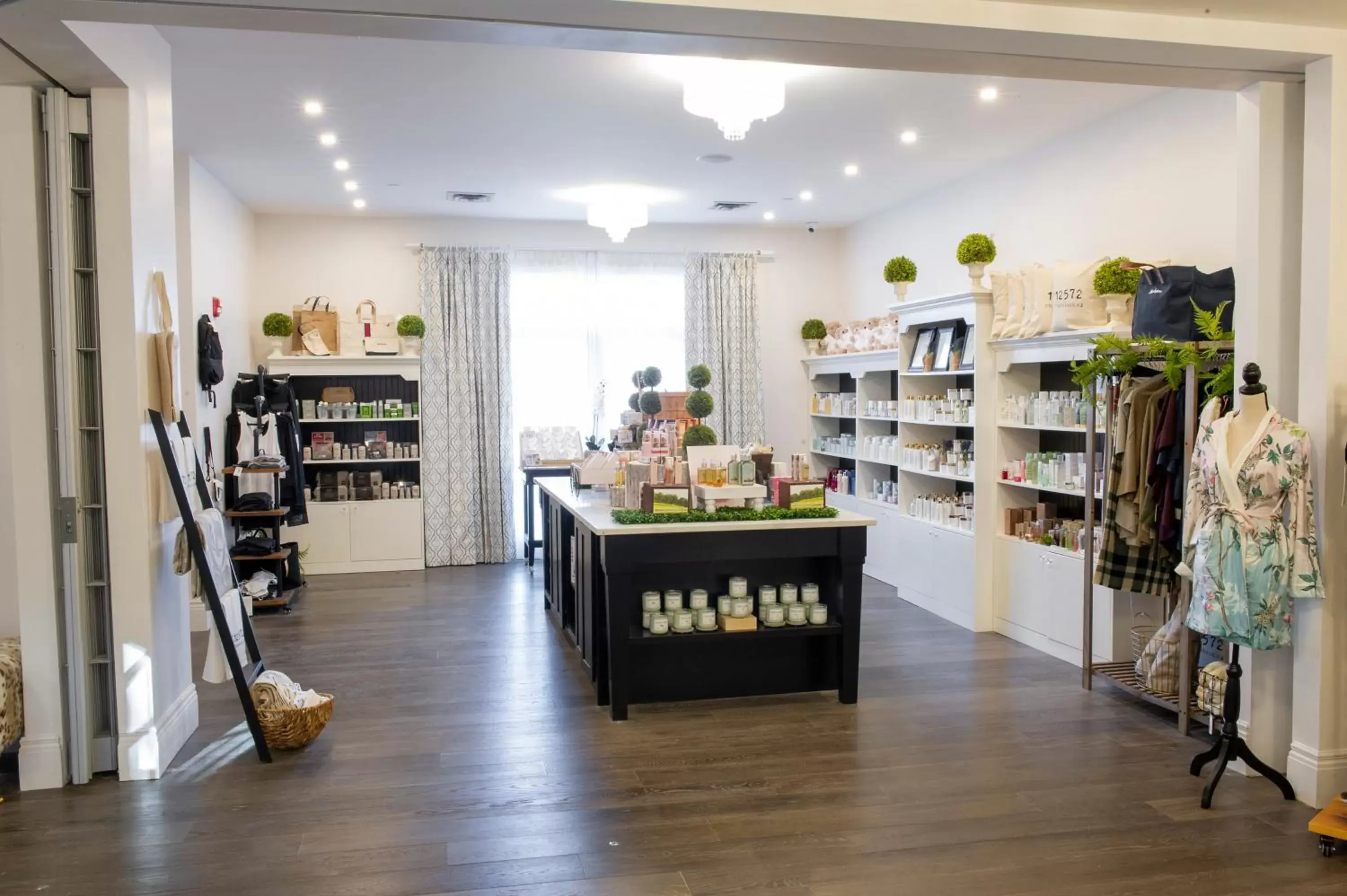 On-site shops in Mirbeau Inn & Spa, Rhinebeck