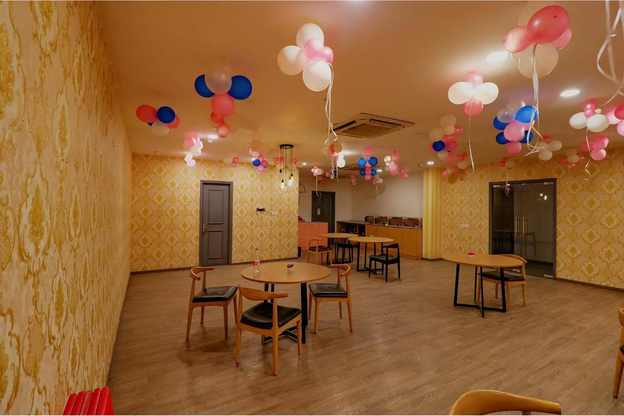 Restaurant/places to eat in FabHotel Chattarpur Enclave - Opposite Tivoli Garden Restaurant/places to eat in FabHotel Chattarpur Enclave - Opposite Tivoli Garden