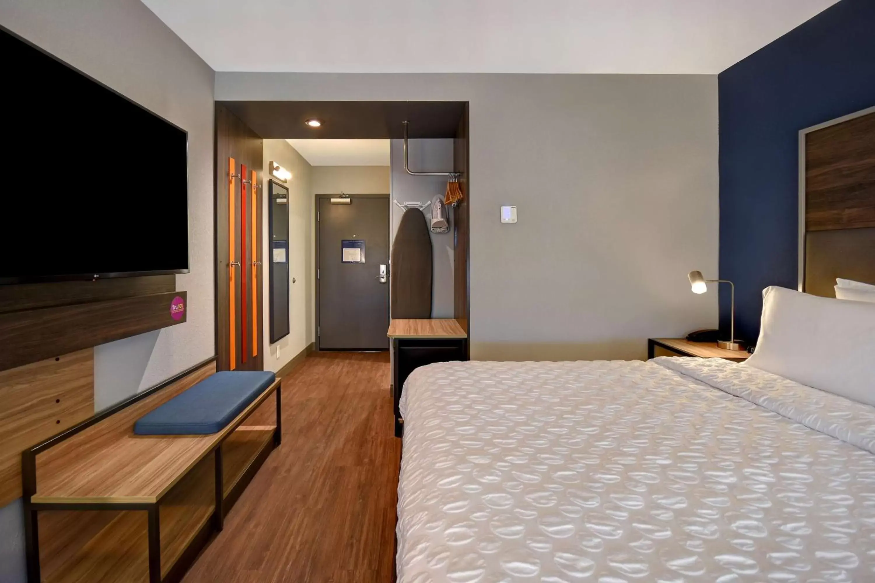 King Room in Tru By Hilton Manchester Downtown King Room in Tru By Hilton Manchester Downtown