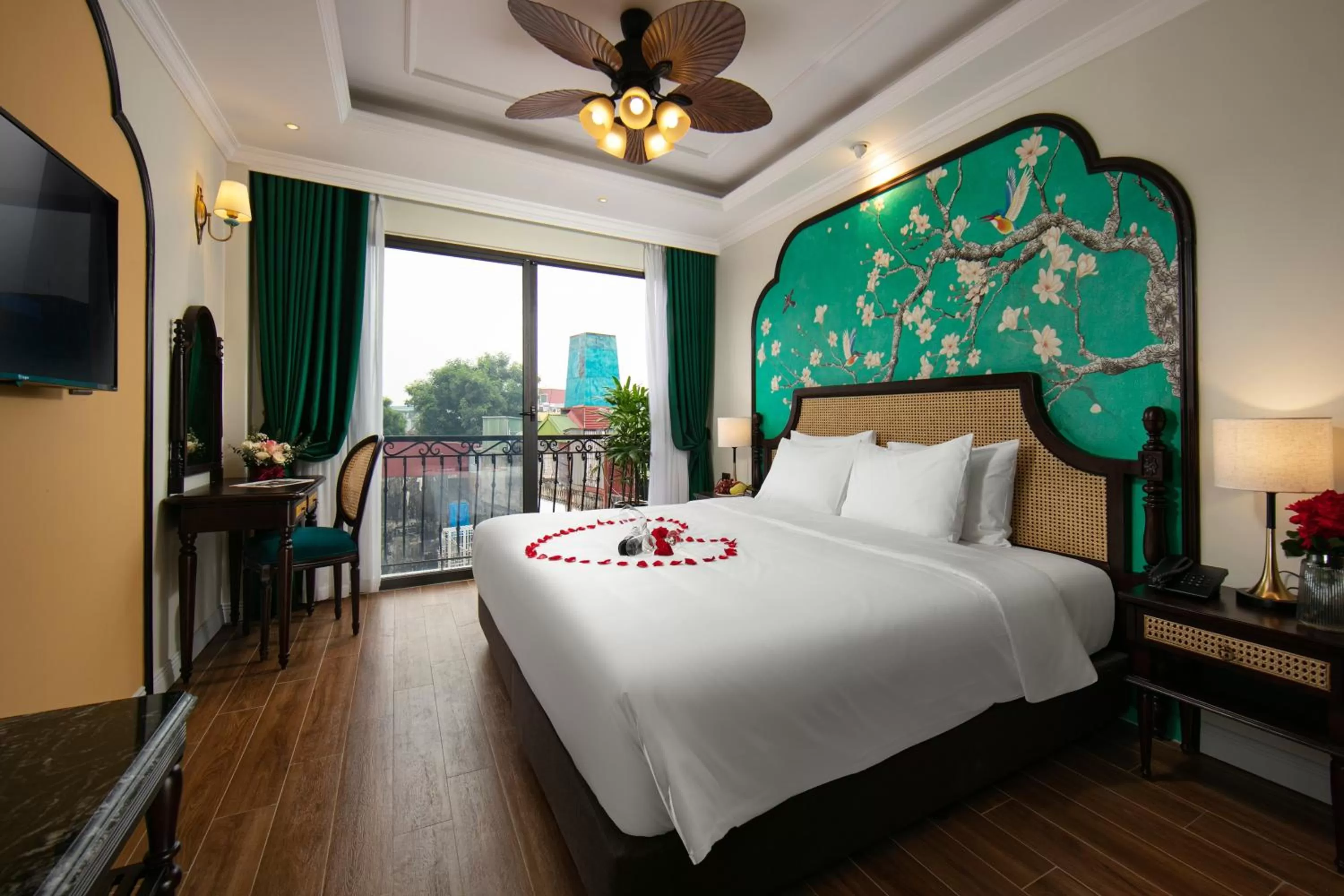 View (from property/room), Bed in La Passion Hanoi Hotel & Apartment