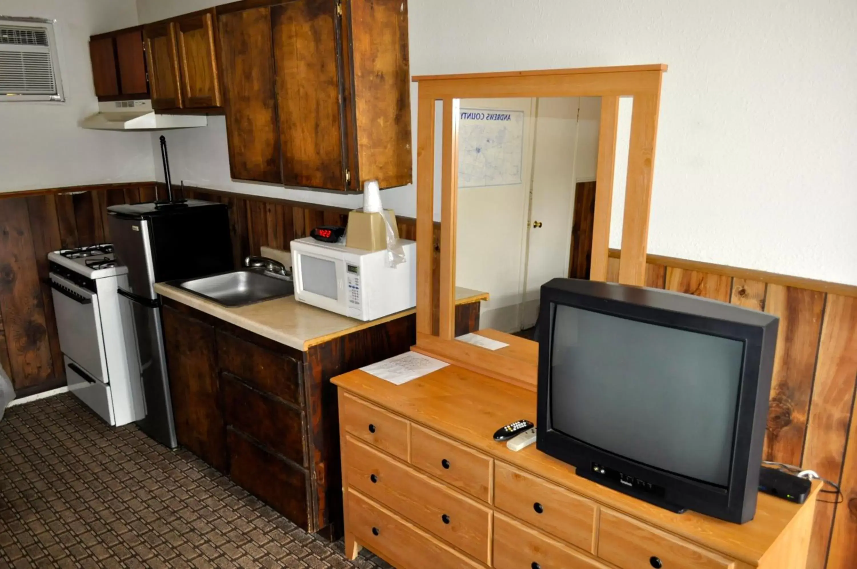 TV/Entertainment Center in Andrews Motor Inn