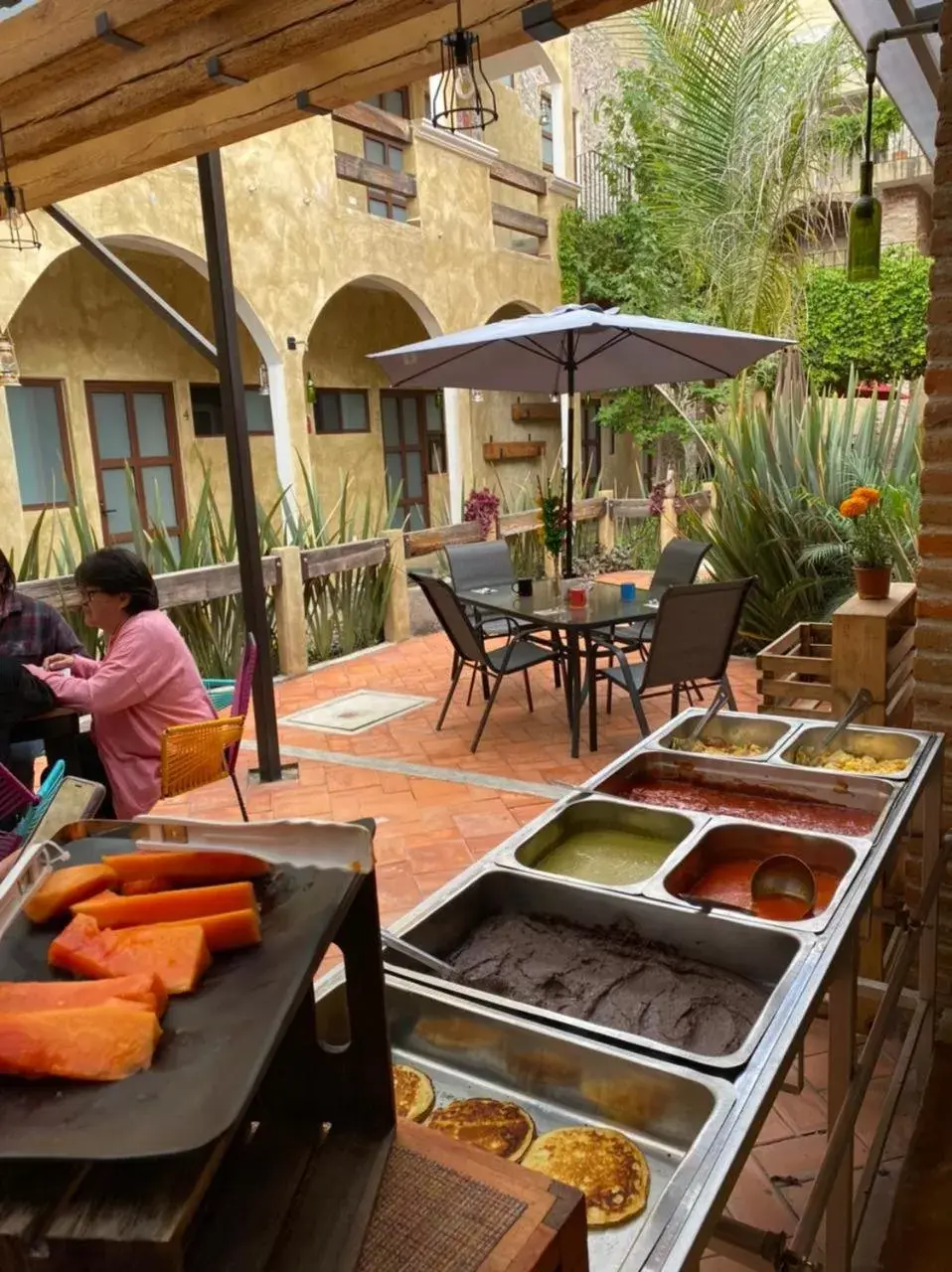 Buffet breakfast in Hotel el Descanso Barrio del Artista