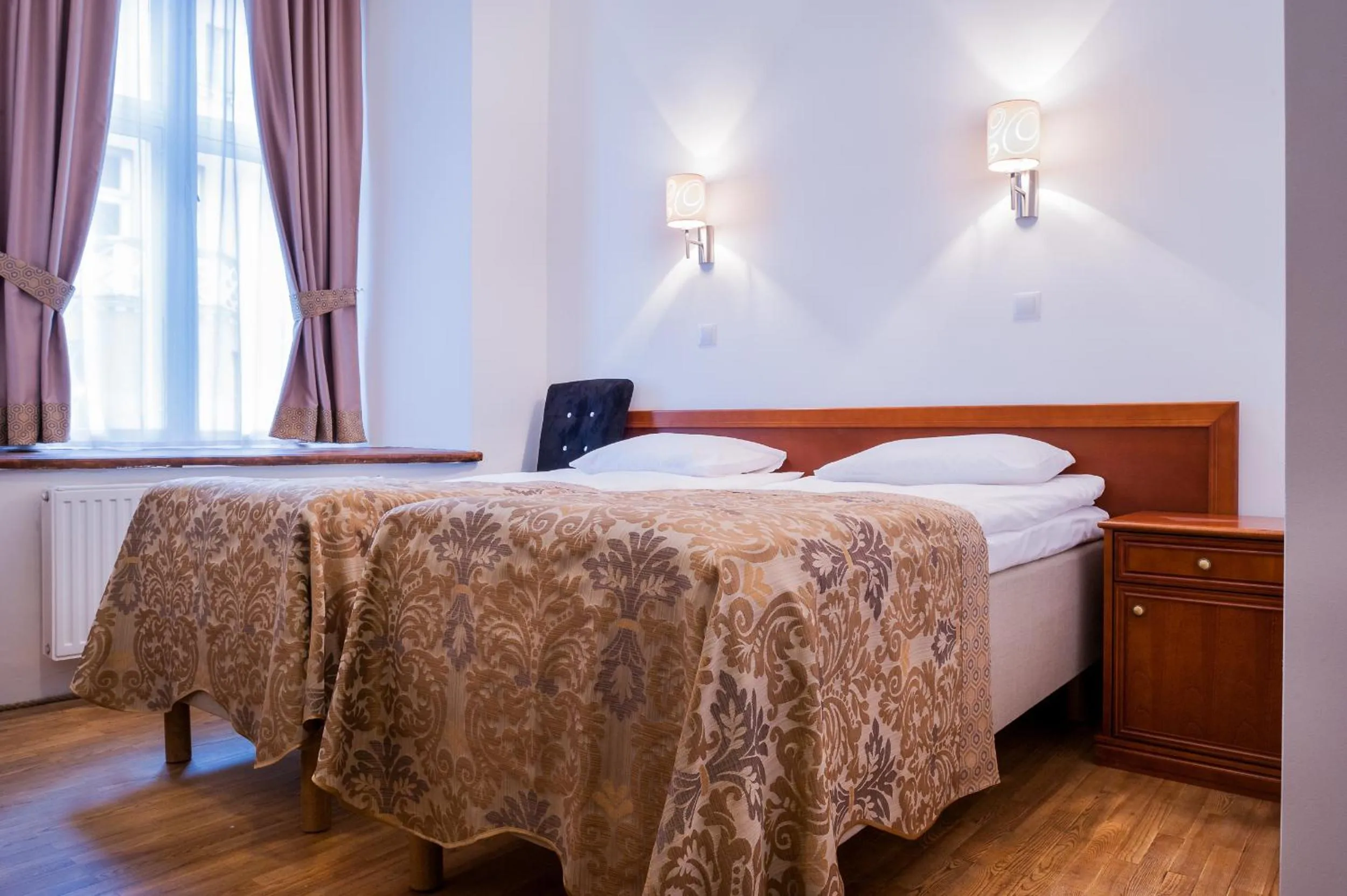 Bedroom, Bed in Three Crowns Residents