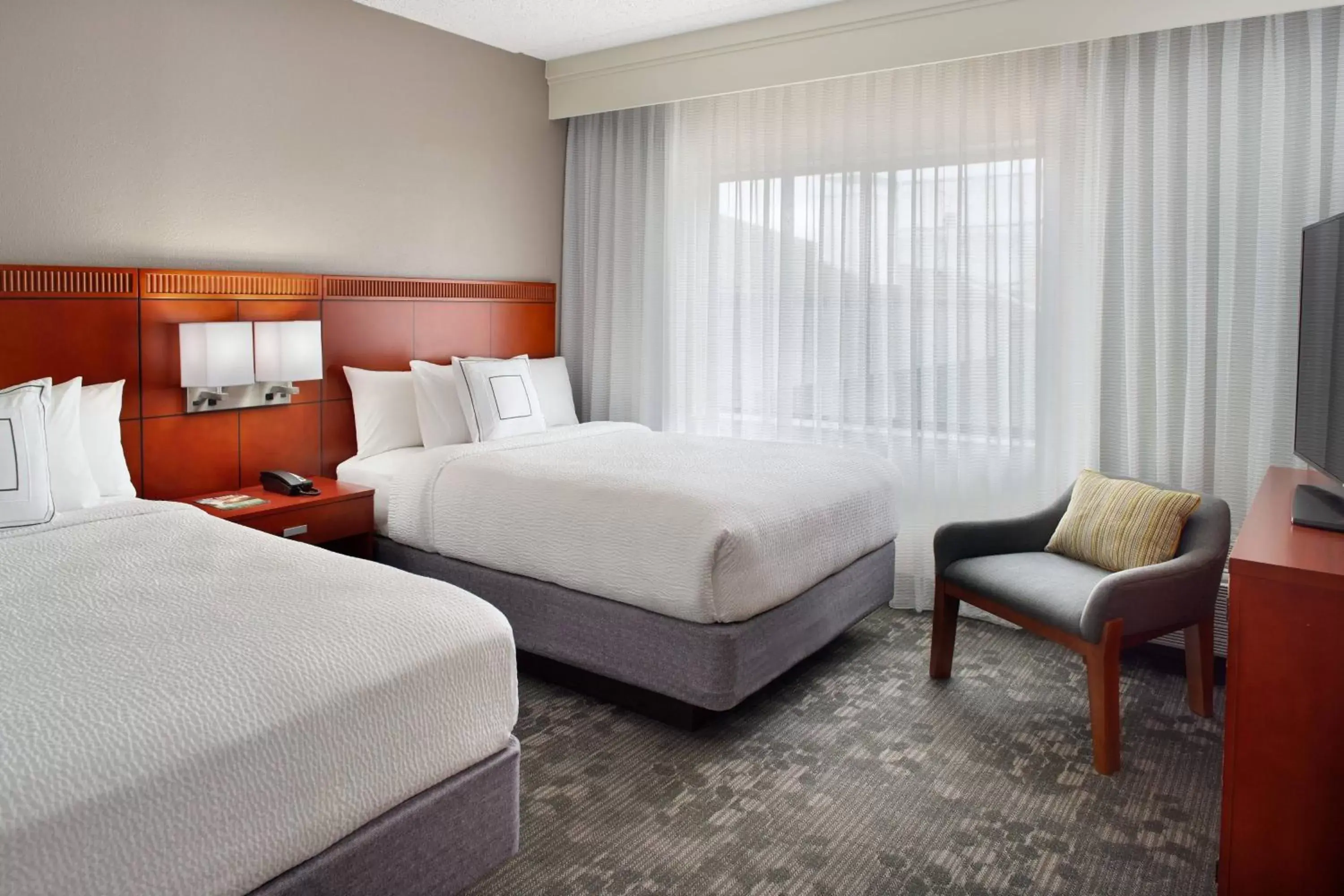 Bedroom, Bed in Courtyard by Marriott Raleigh Cary