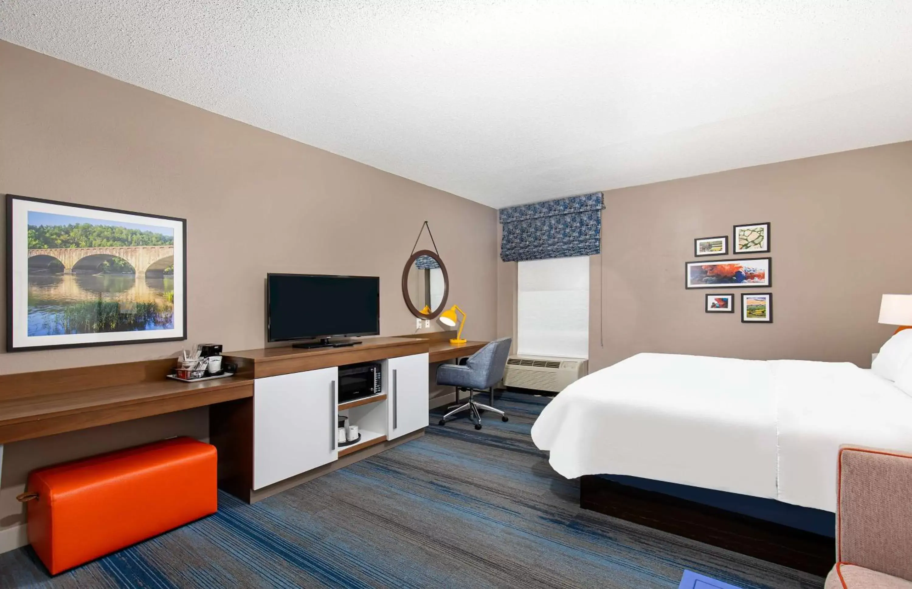 Bedroom, Bed in Hampton Inn Corbin Bedroom, Bed in Hampton Inn Corbin