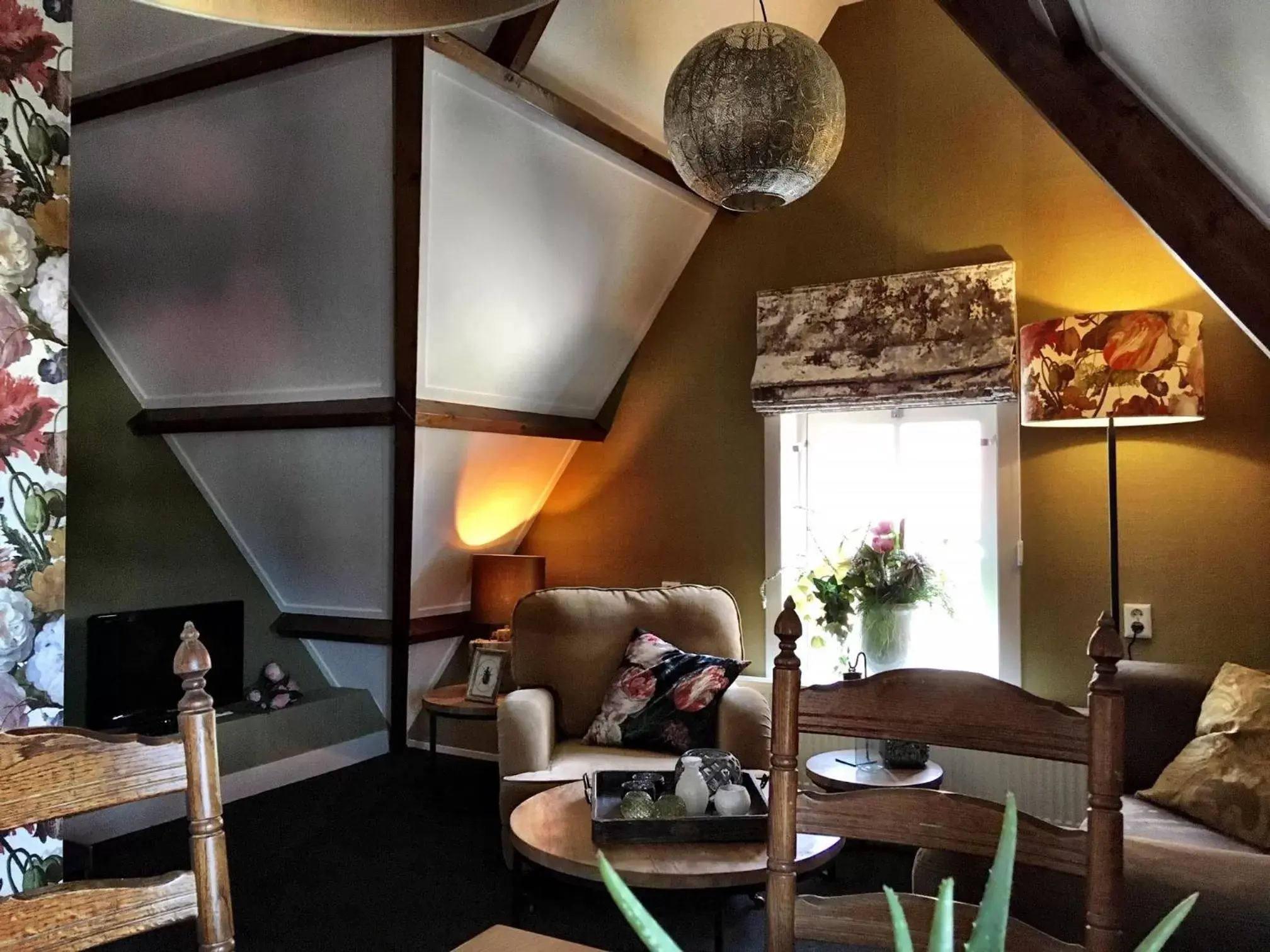 Living room, Seating Area in Hotel West Inn