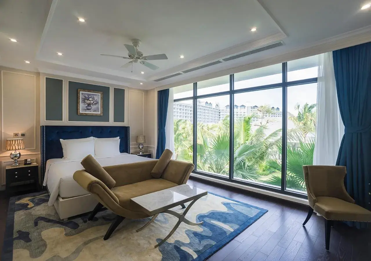 Bedroom, Seating Area in Radisson Blu Resort Phu Quoc
