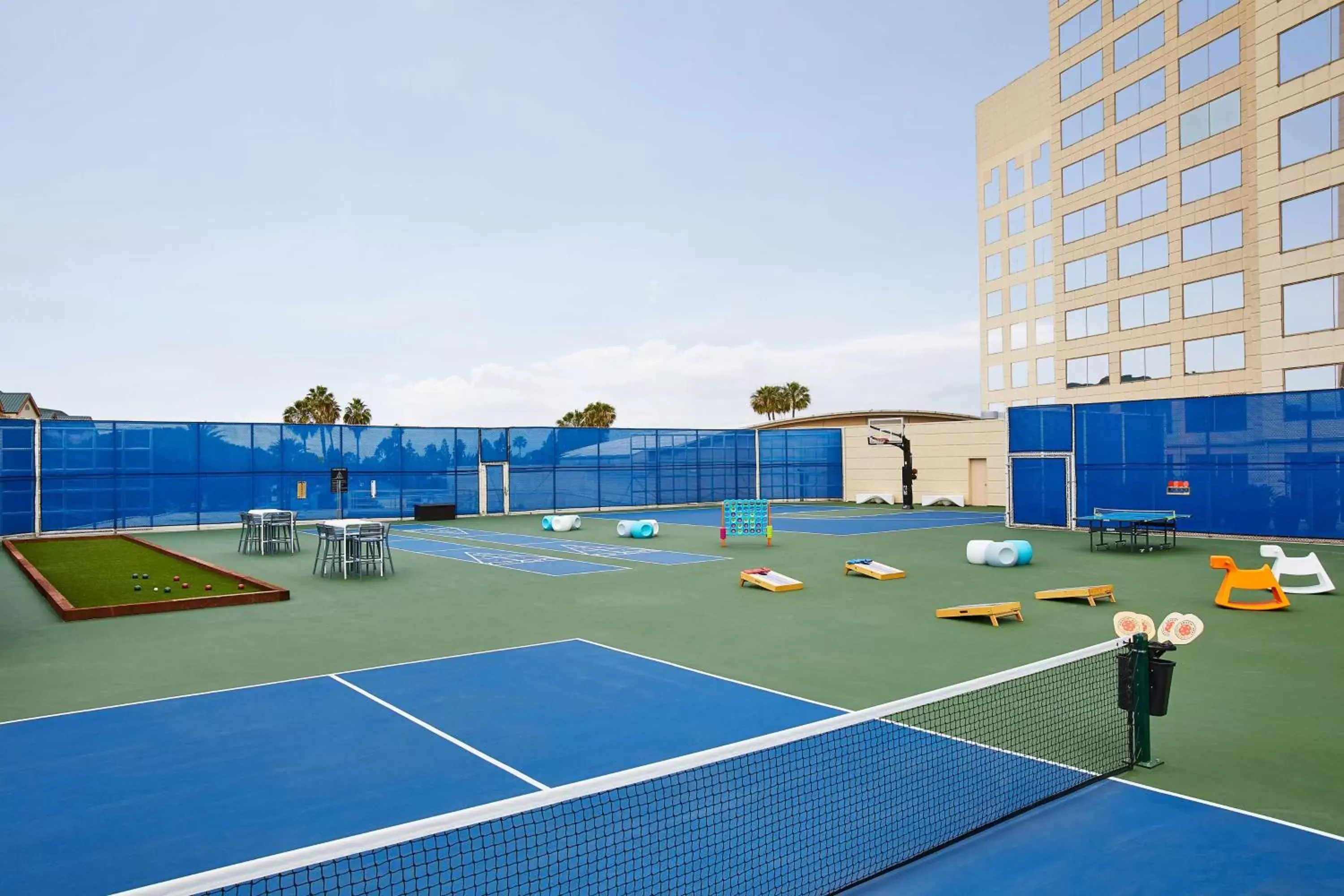 Fitness centre/facilities, Tennis/Squash in Hyatt Regency Orange County