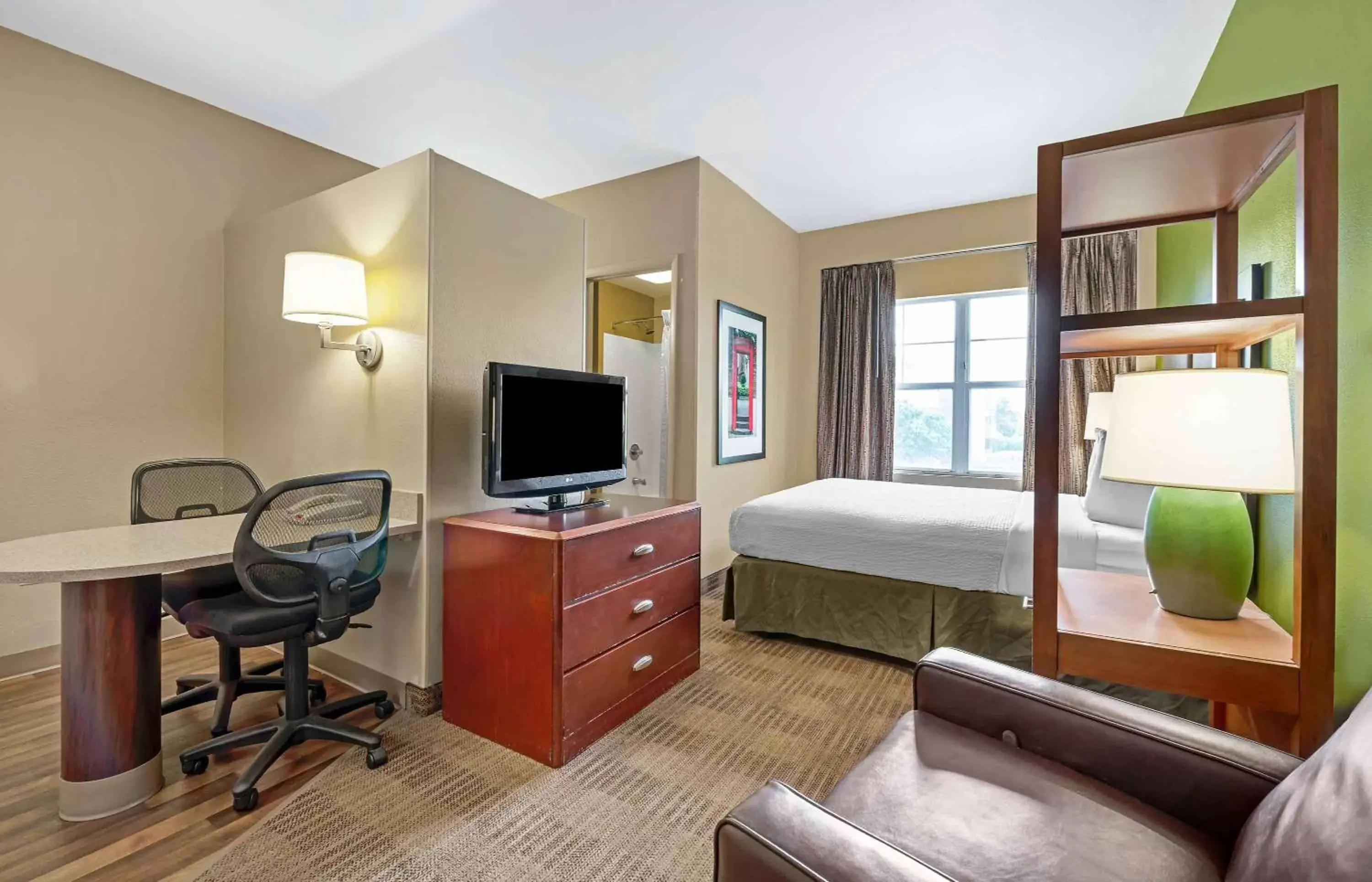 Bedroom in Extended Stay America Suites - Indianapolis - Airport - W Southern Ave