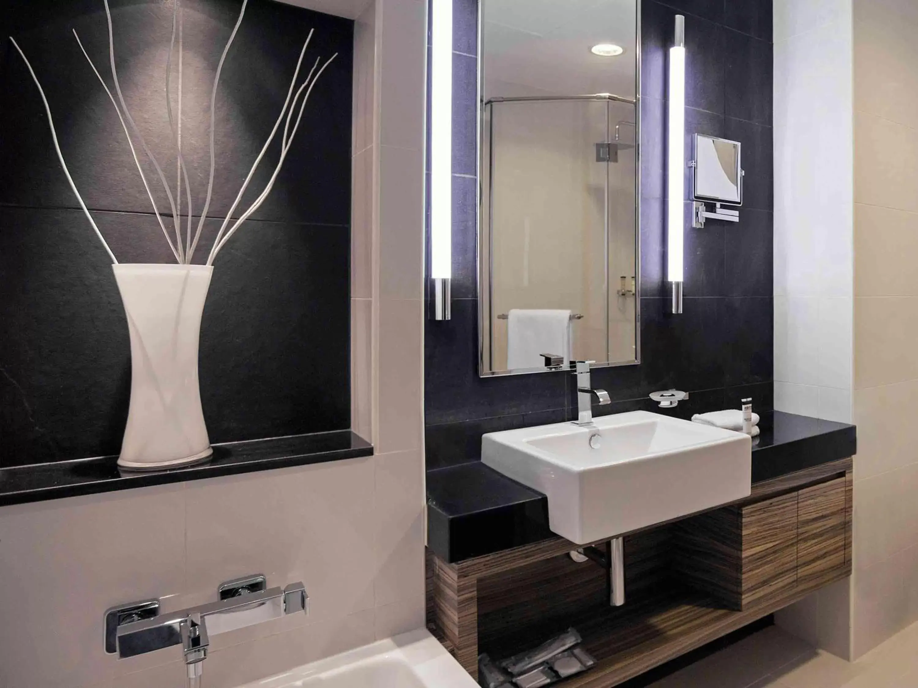 Photo of the whole room, Bathroom in Pullman Dubai Jumeirah Lakes Towers