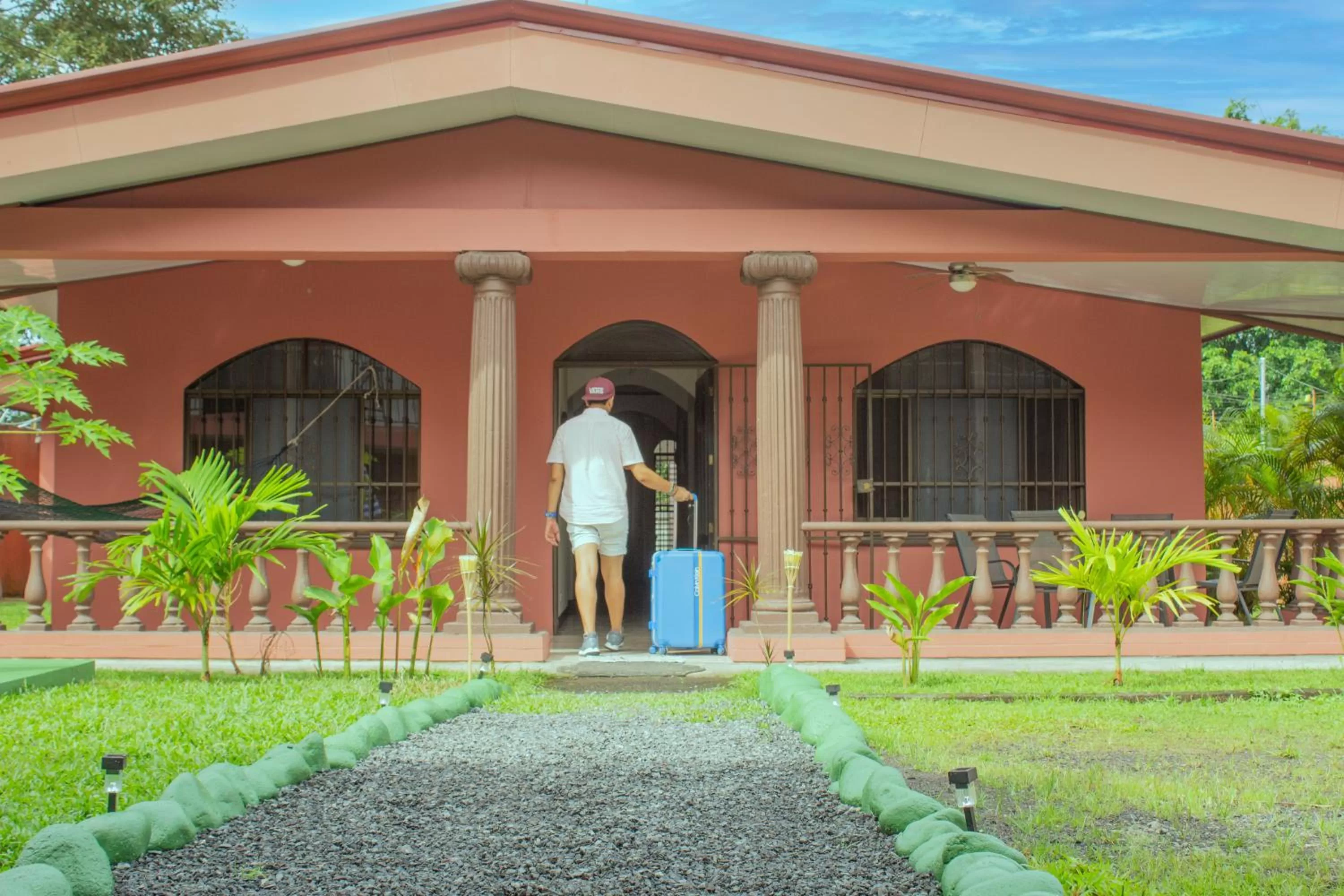 Property building in Tico House Bed & Breakfast