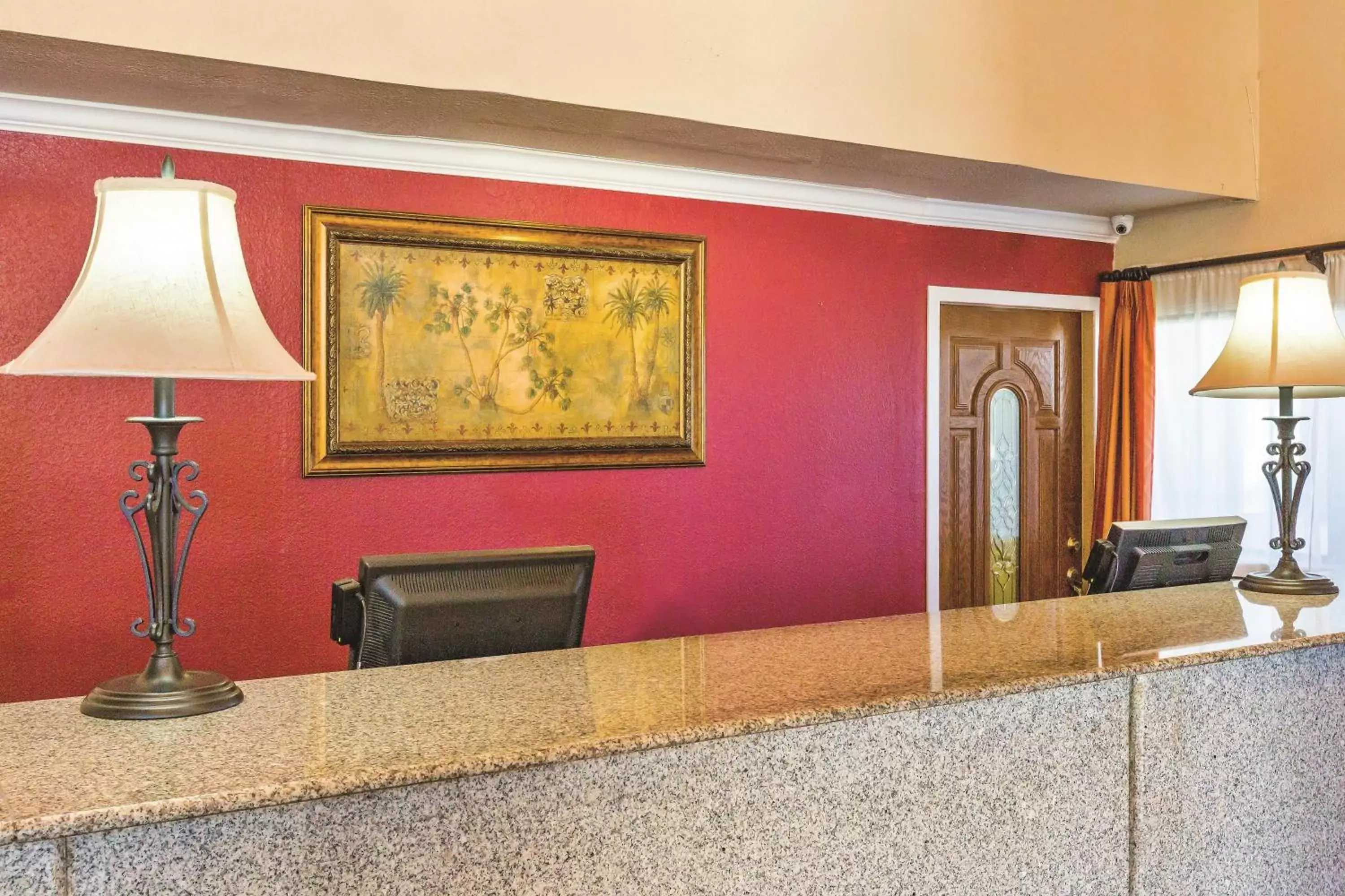 Lobby or reception in Baymont by Wyndham Tehachapi Lobby or reception in Baymont by Wyndham Tehachapi