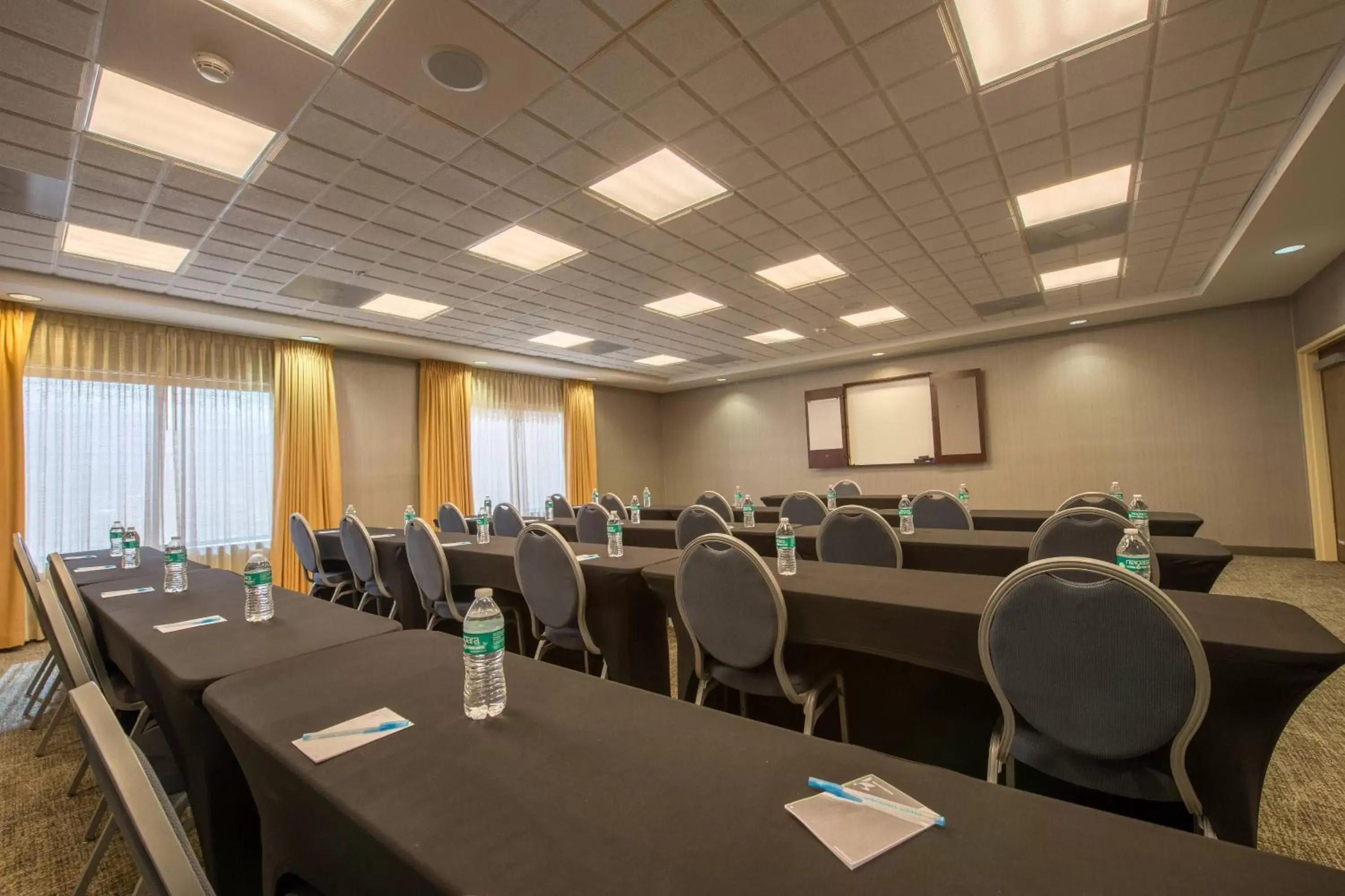 Meeting/conference room in SpringHill Suites Ridgecrest