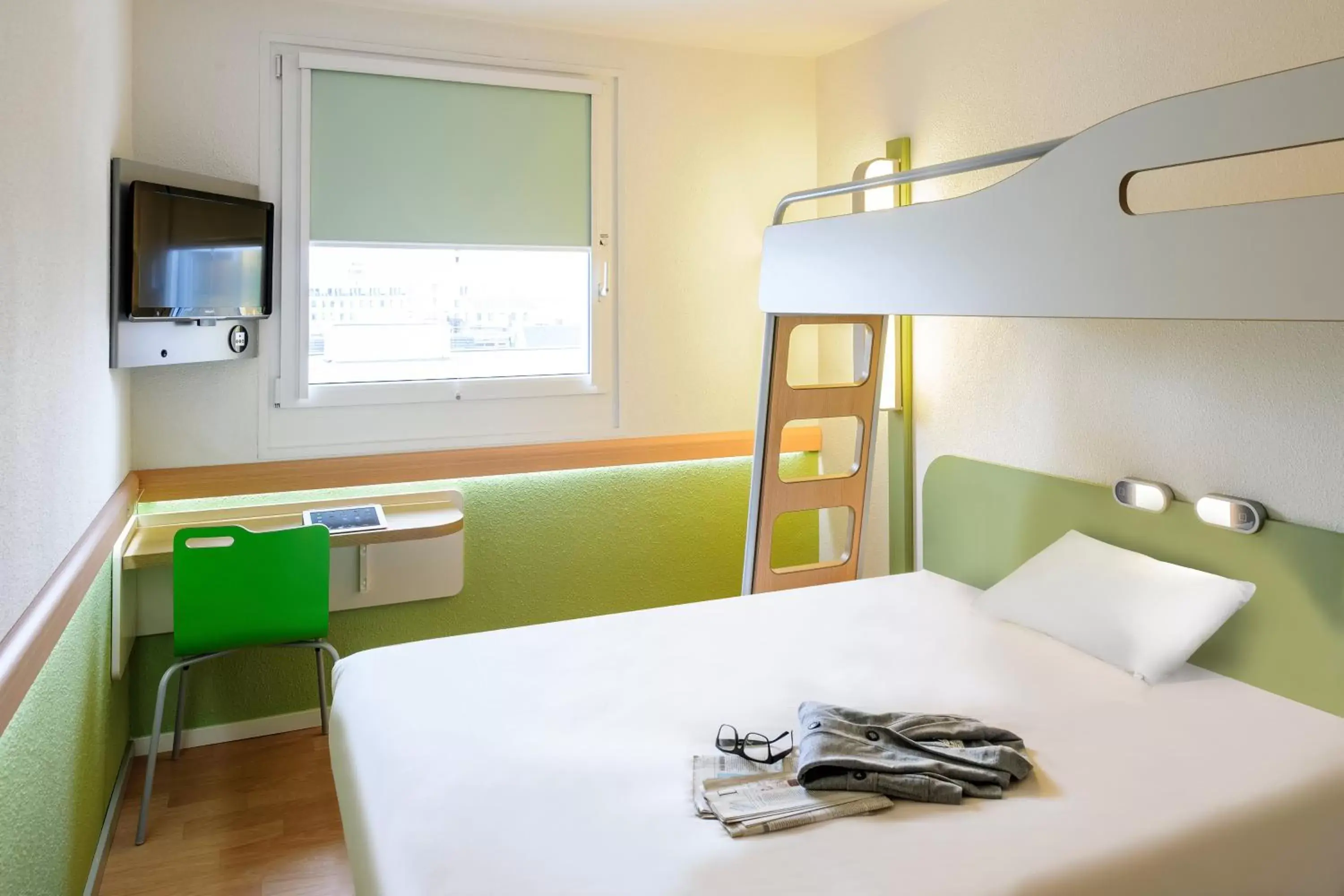 Bed, Bunk Bed in ibis budget Hotel Luzern City