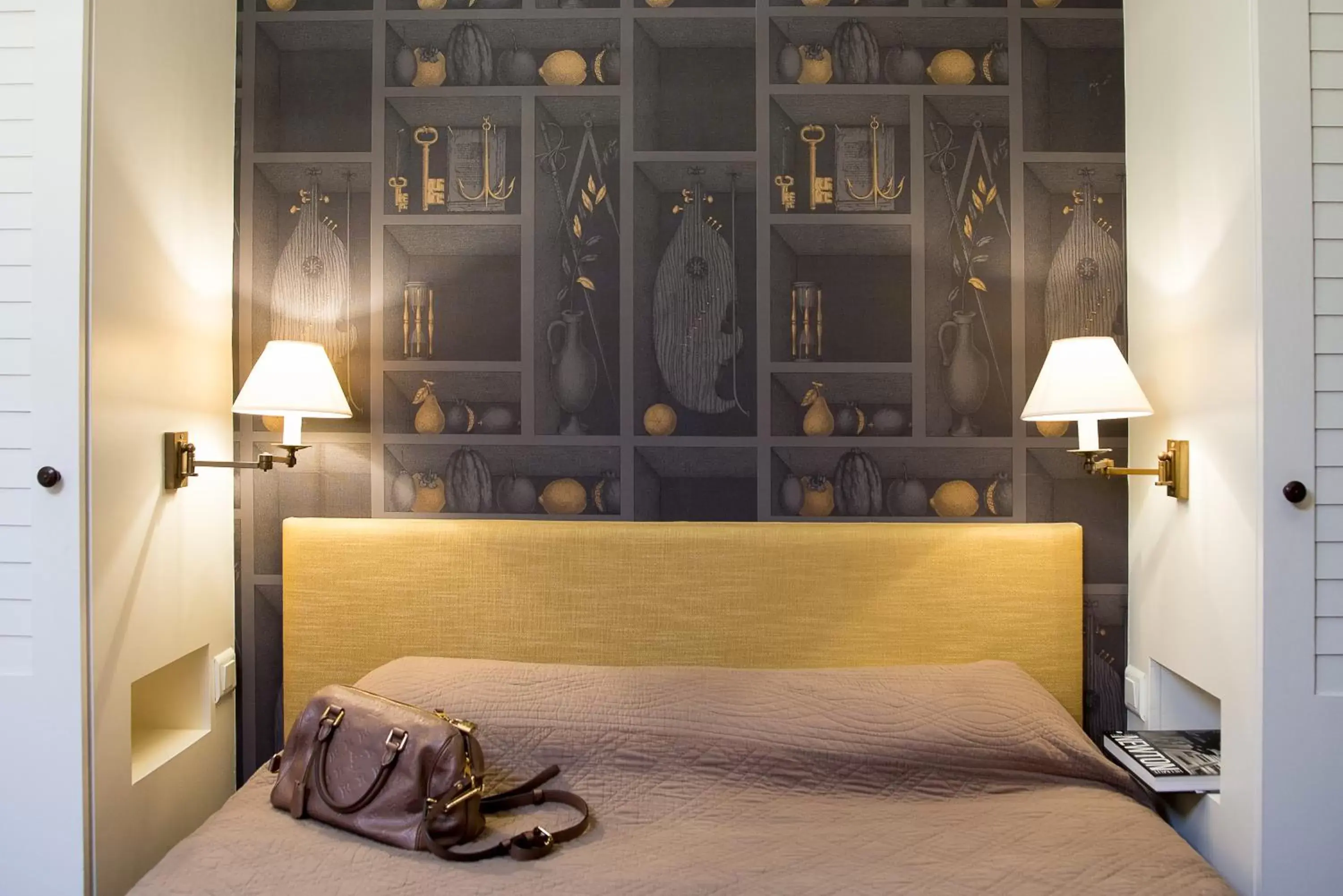 Bedroom, Bed in Hôtel du Danube Saint Germain
