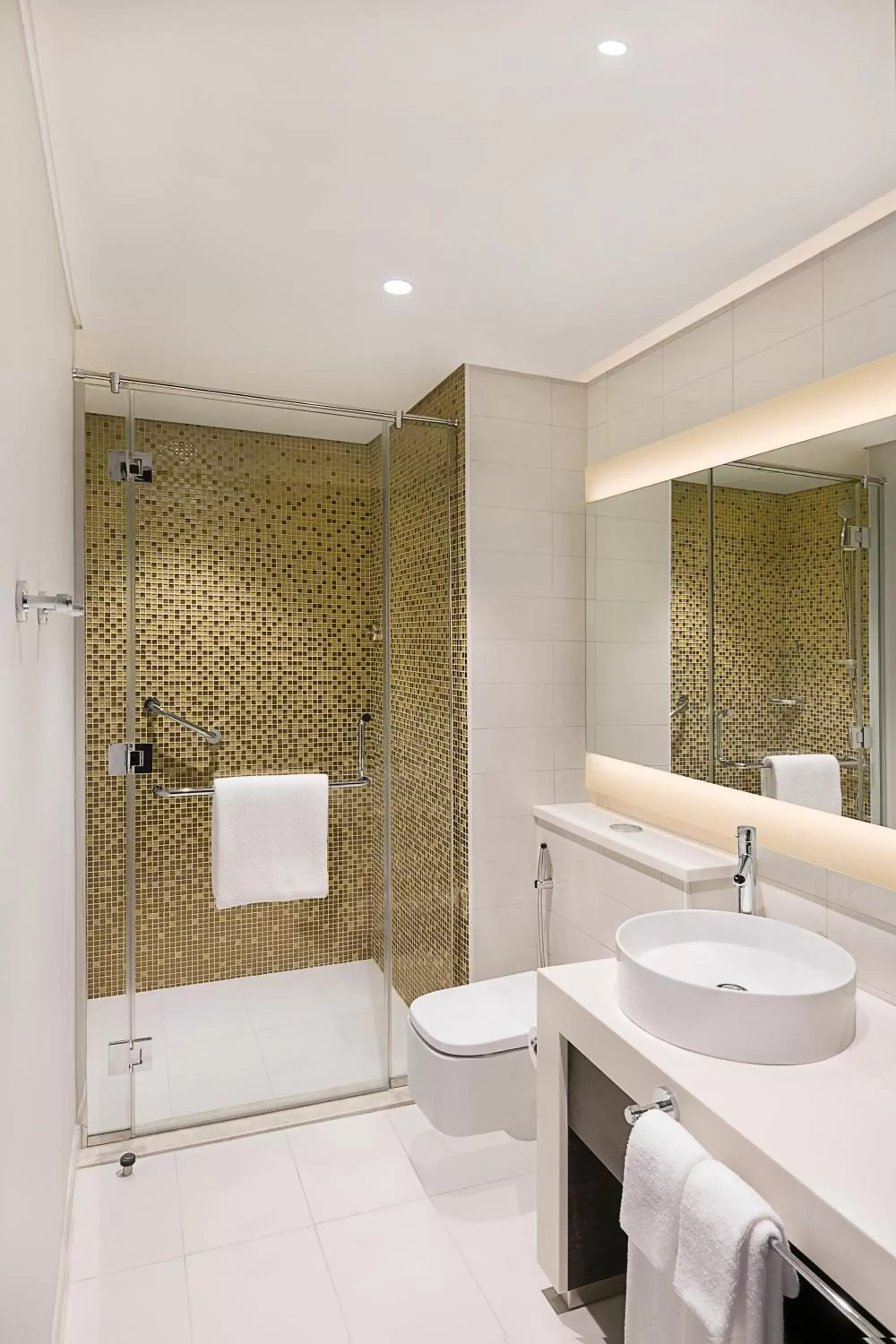 Bathroom in Hyatt Place Dubai Jumeirah