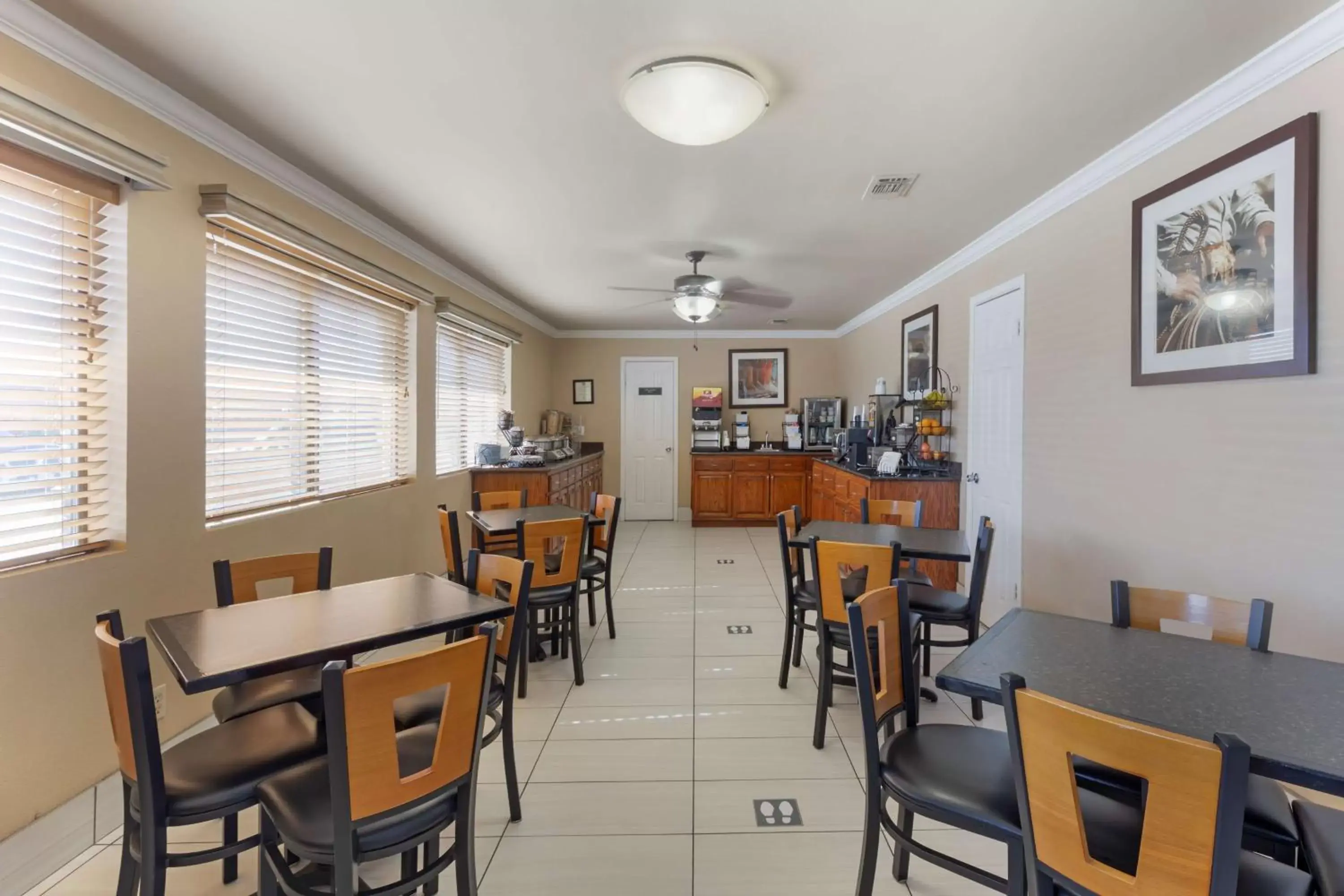 Breakfast in Best Western Caprock Inn Breakfast in Best Western Caprock Inn