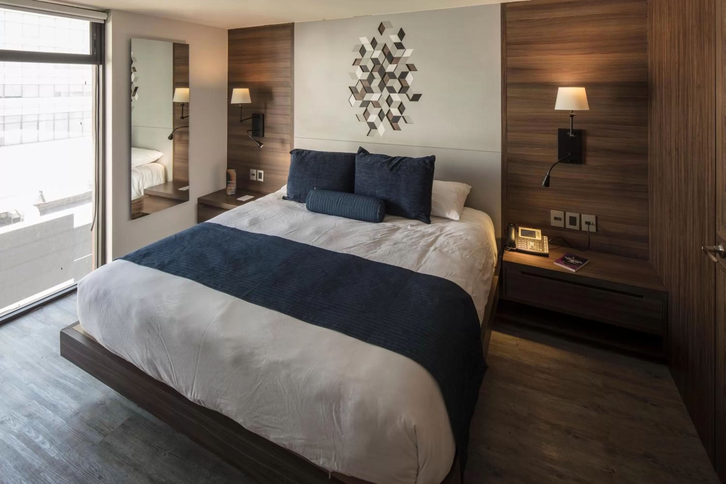 Bed in FlowSuites WTC