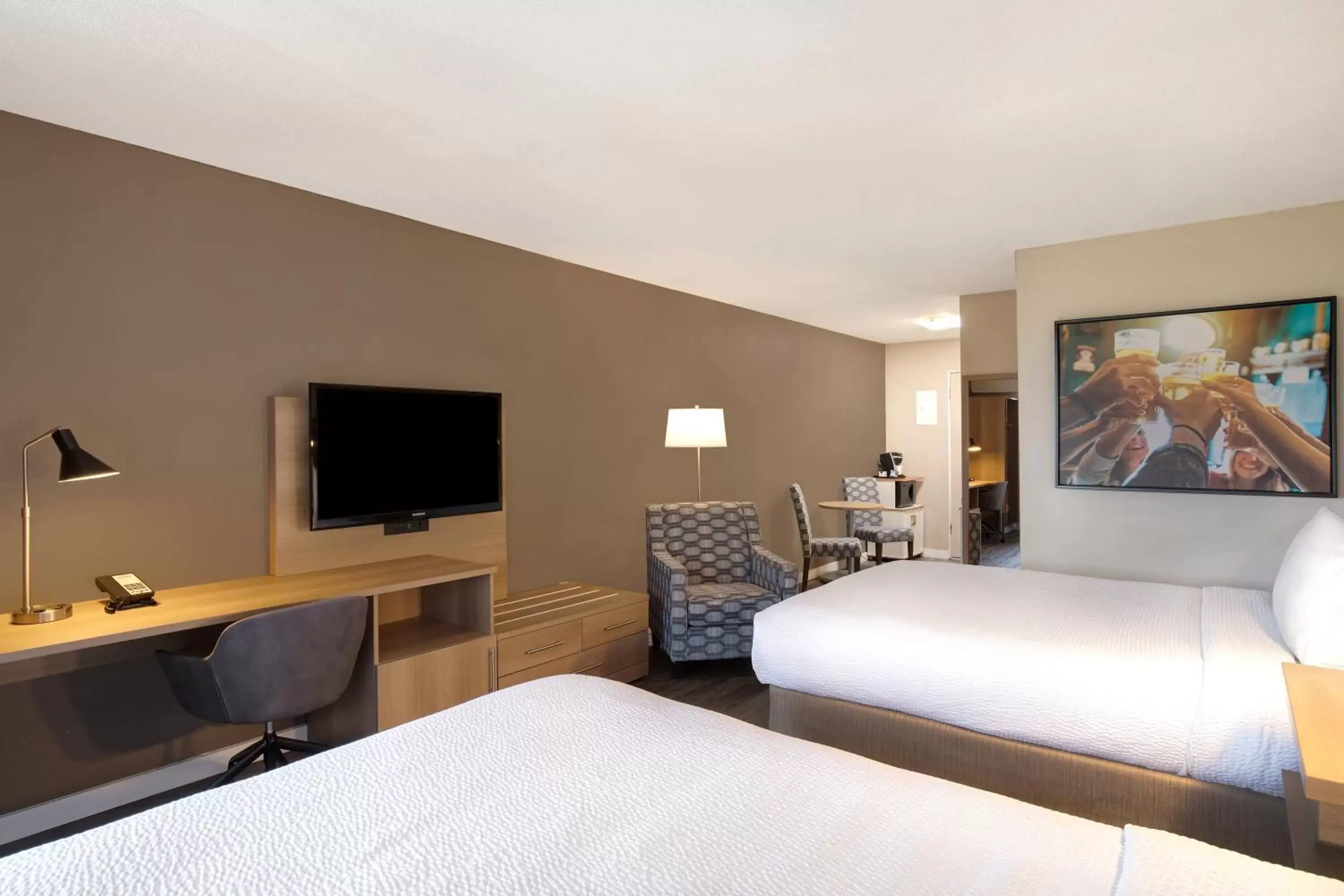 Queen Suite with Two Queen Beds with Limited View- Non-Smoking in Days Inn by Wyndham Victoria Uptown Queen Suite with Two Queen Beds with Limited View- Non-Smoking in Days Inn by Wyndham Victoria Uptown