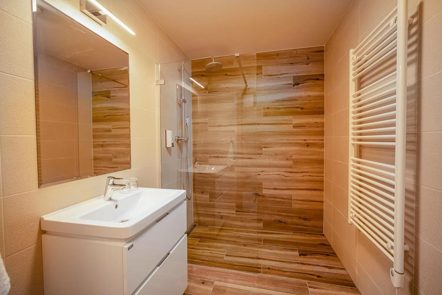 Shower in Garni Hotel DOCK Bratislava