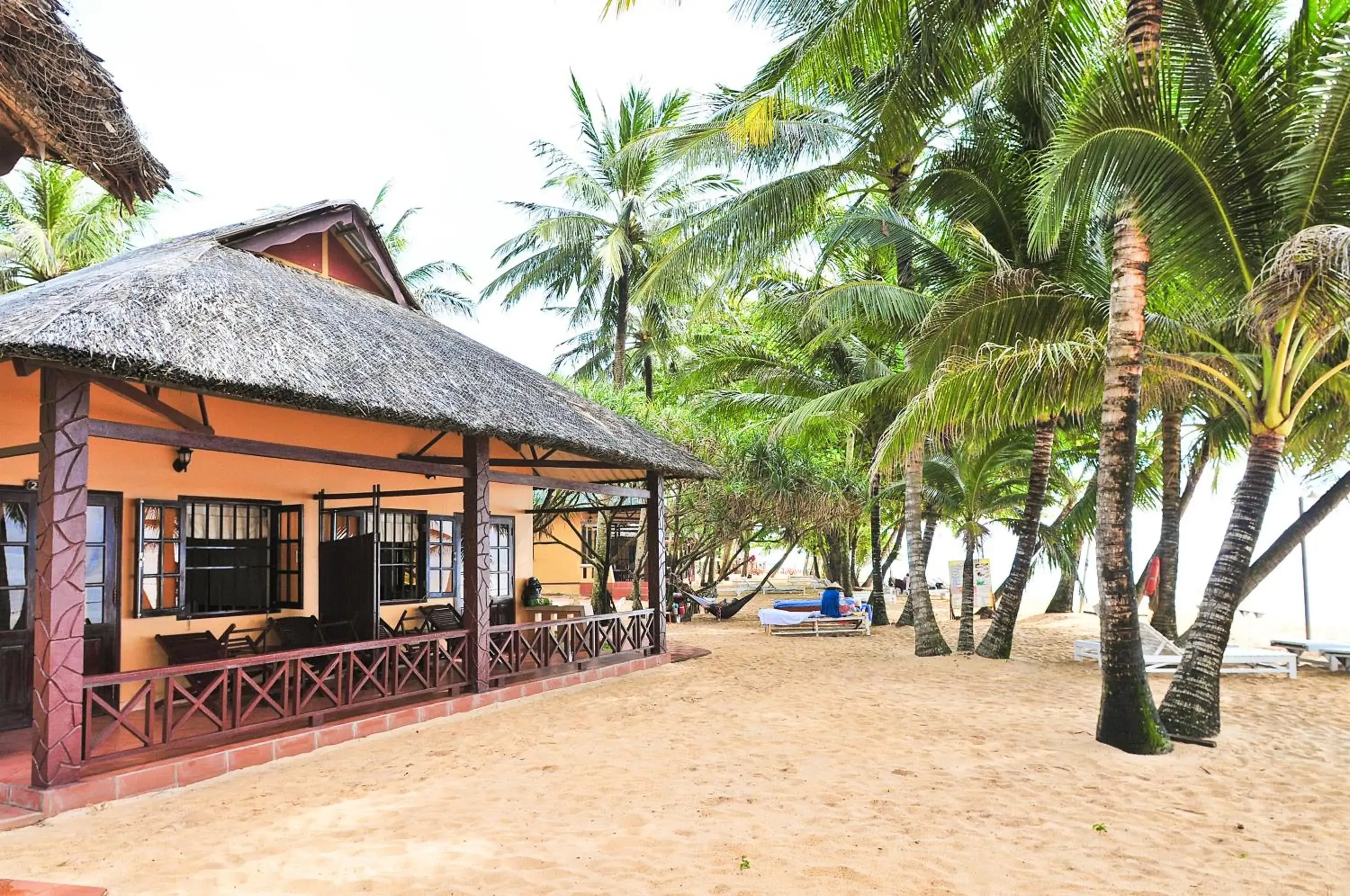 Photo of the whole room, Beach in Sea Star Resort