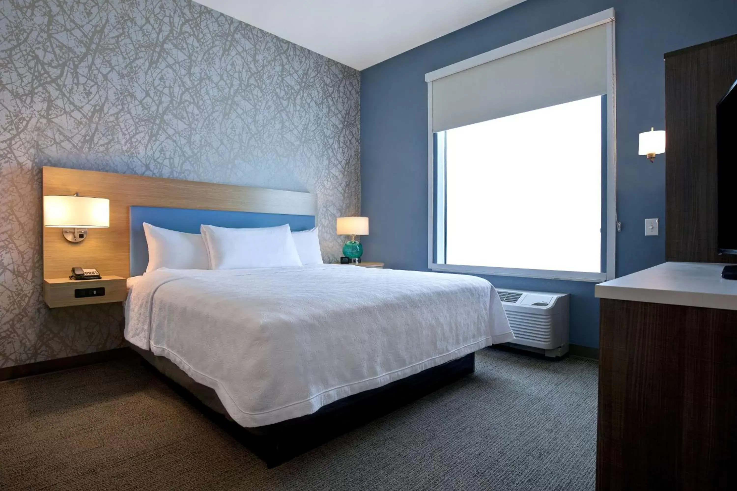 Bed in Home2 Suites By Hilton Lewisville Dallas