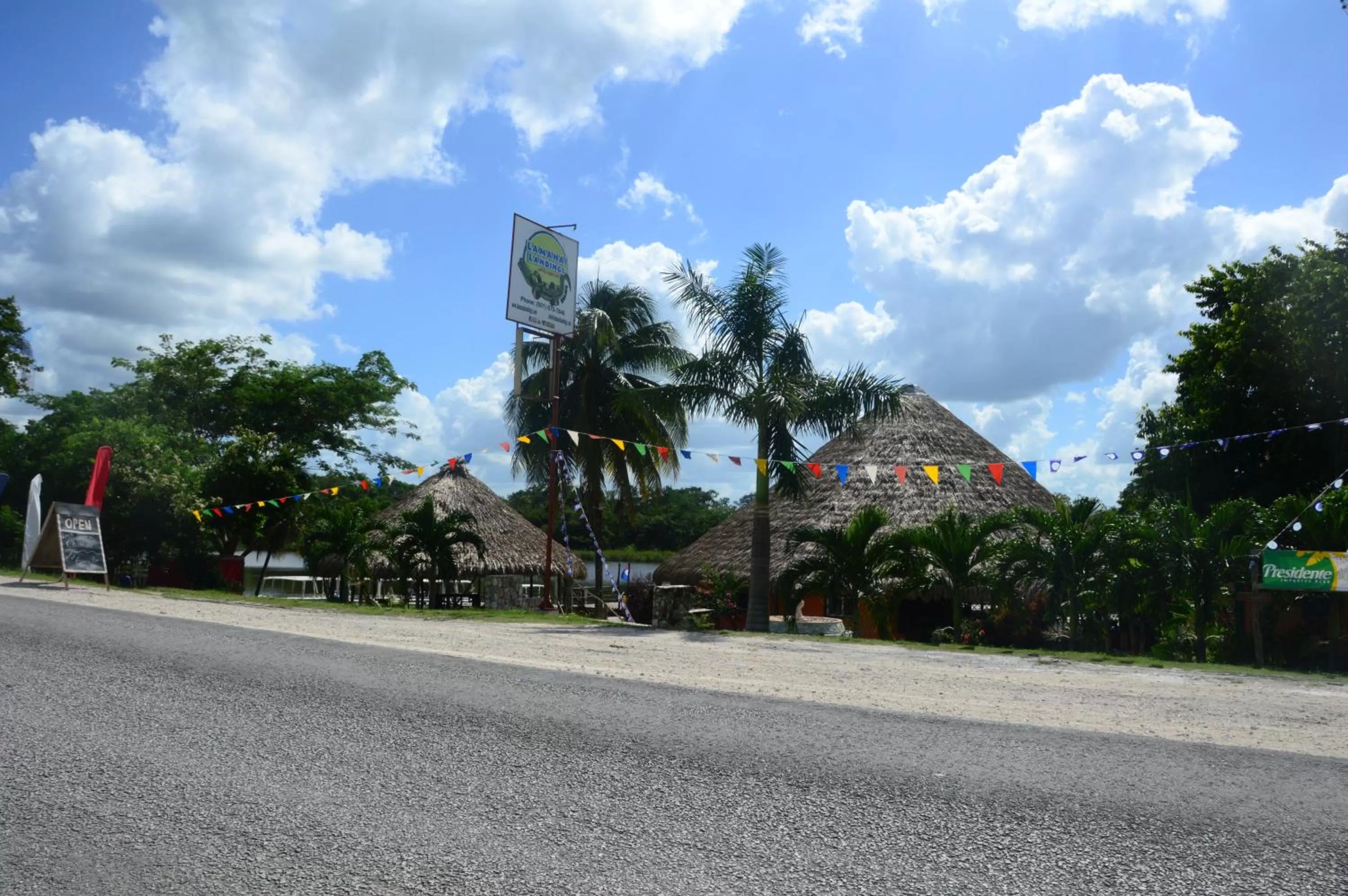 Restaurant/places to eat in Lamanai Hotel & Marina