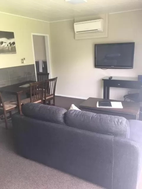 Dining area in Aarburg Airport Motel