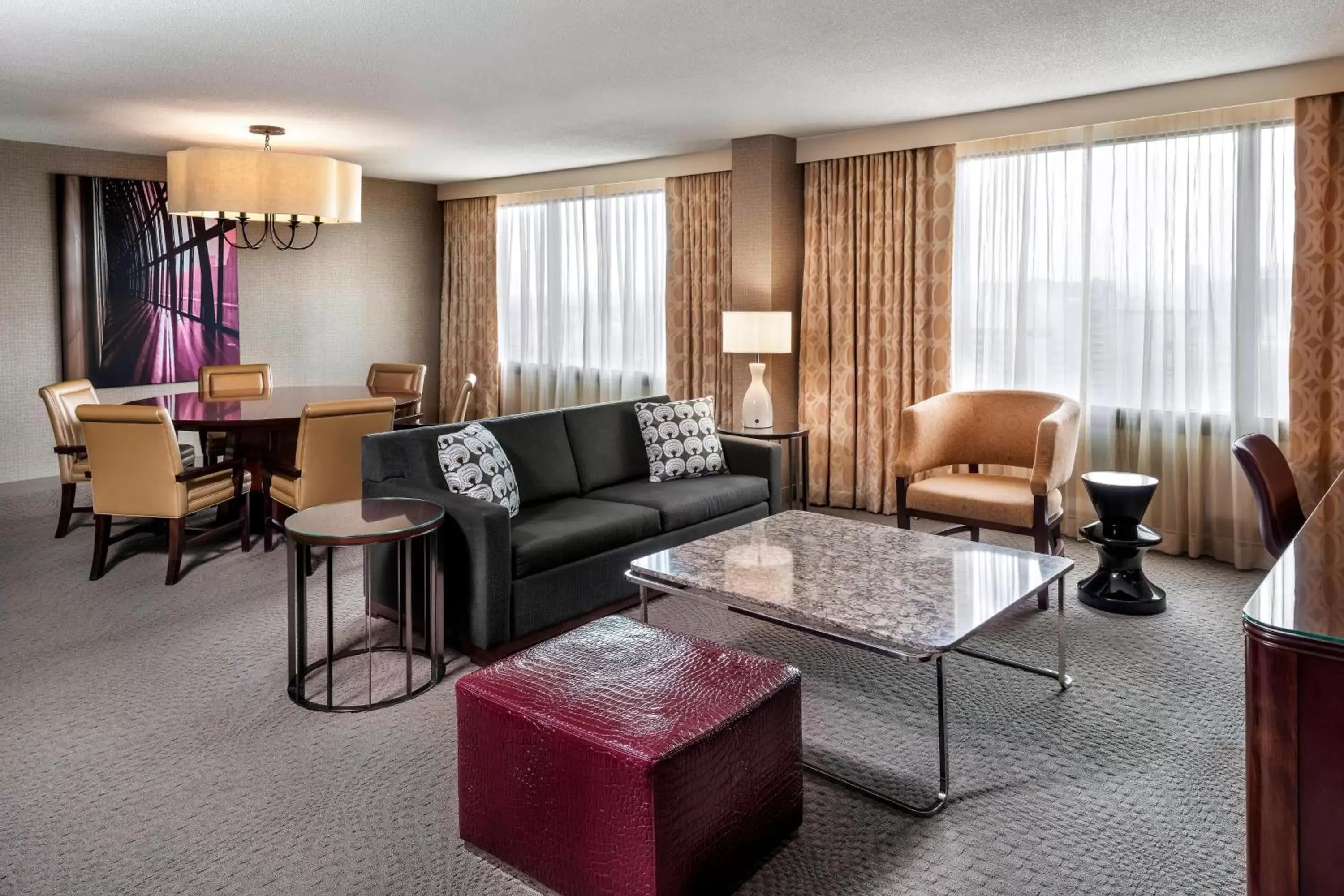 Bedroom, Seating Area in Sheraton Centre Toronto Hotel